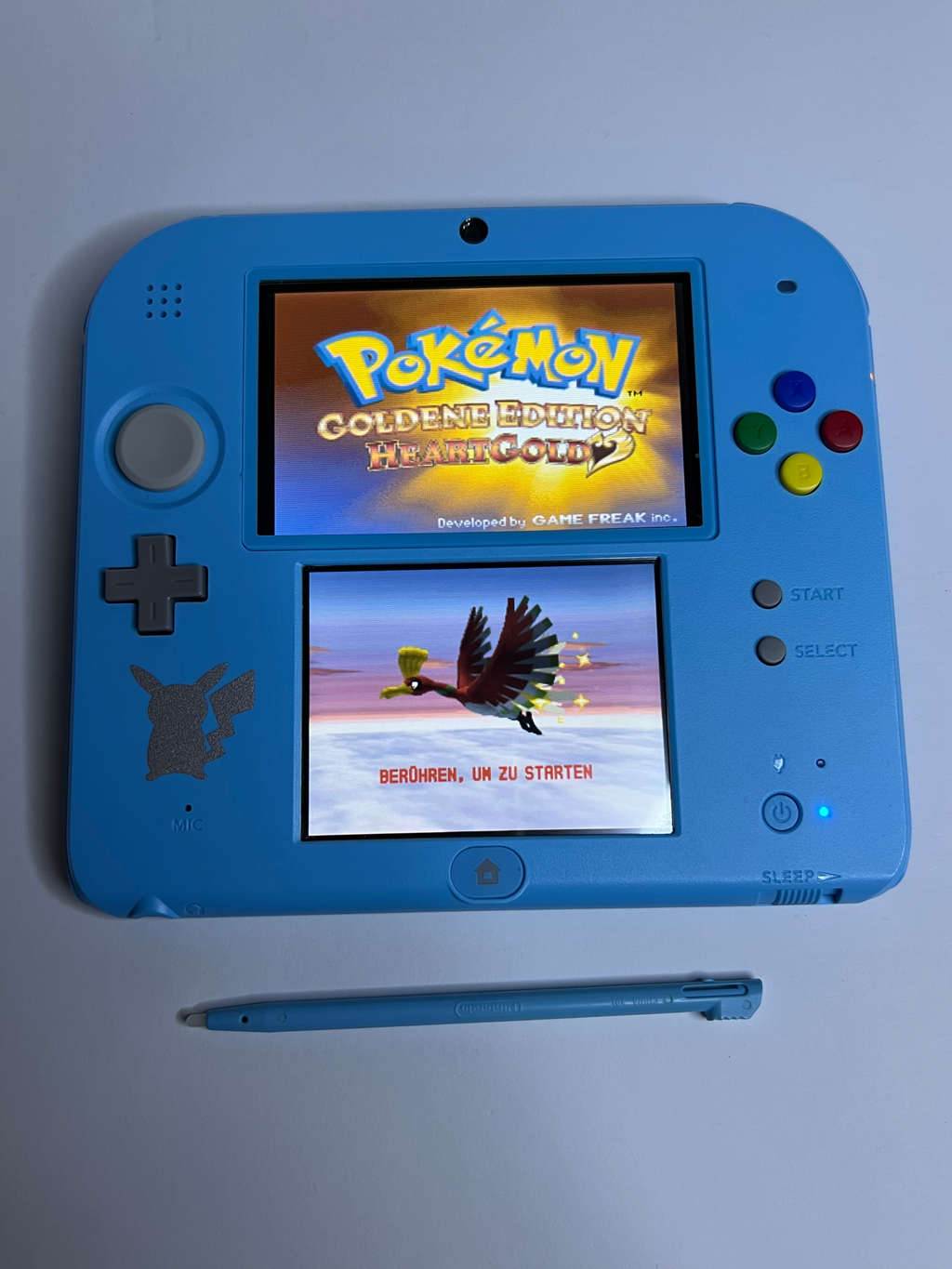 Nintendo 2DS Konsole Pokemon Sonne & Mond Edition mit 128GB, Pokemon Bank, Poke Mover & vielen Extras