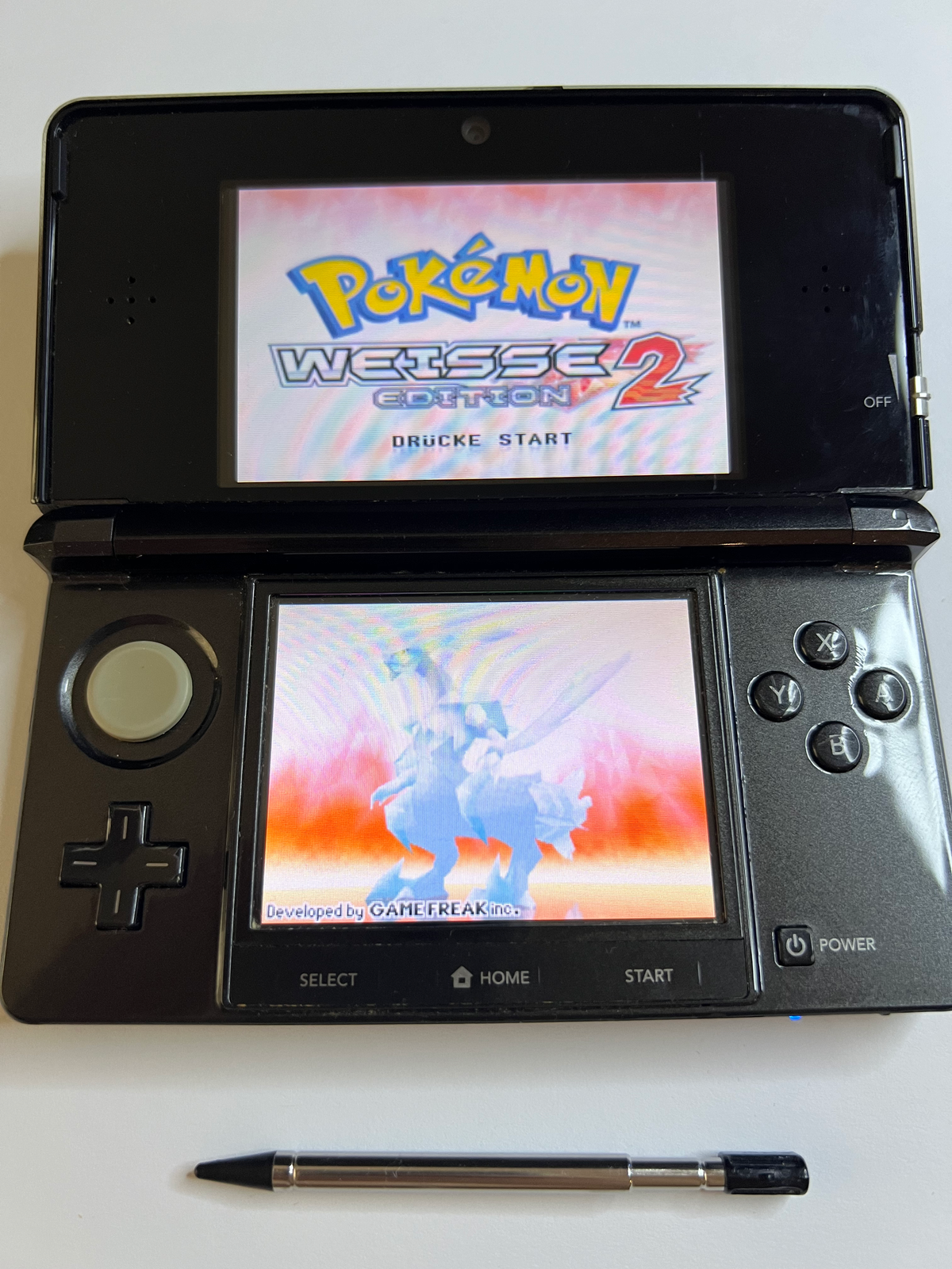 Nintendo 3DS Konsole cosmos schwarz mit 128GB, Pokemon Bank, Poke Mover & vielen Extras