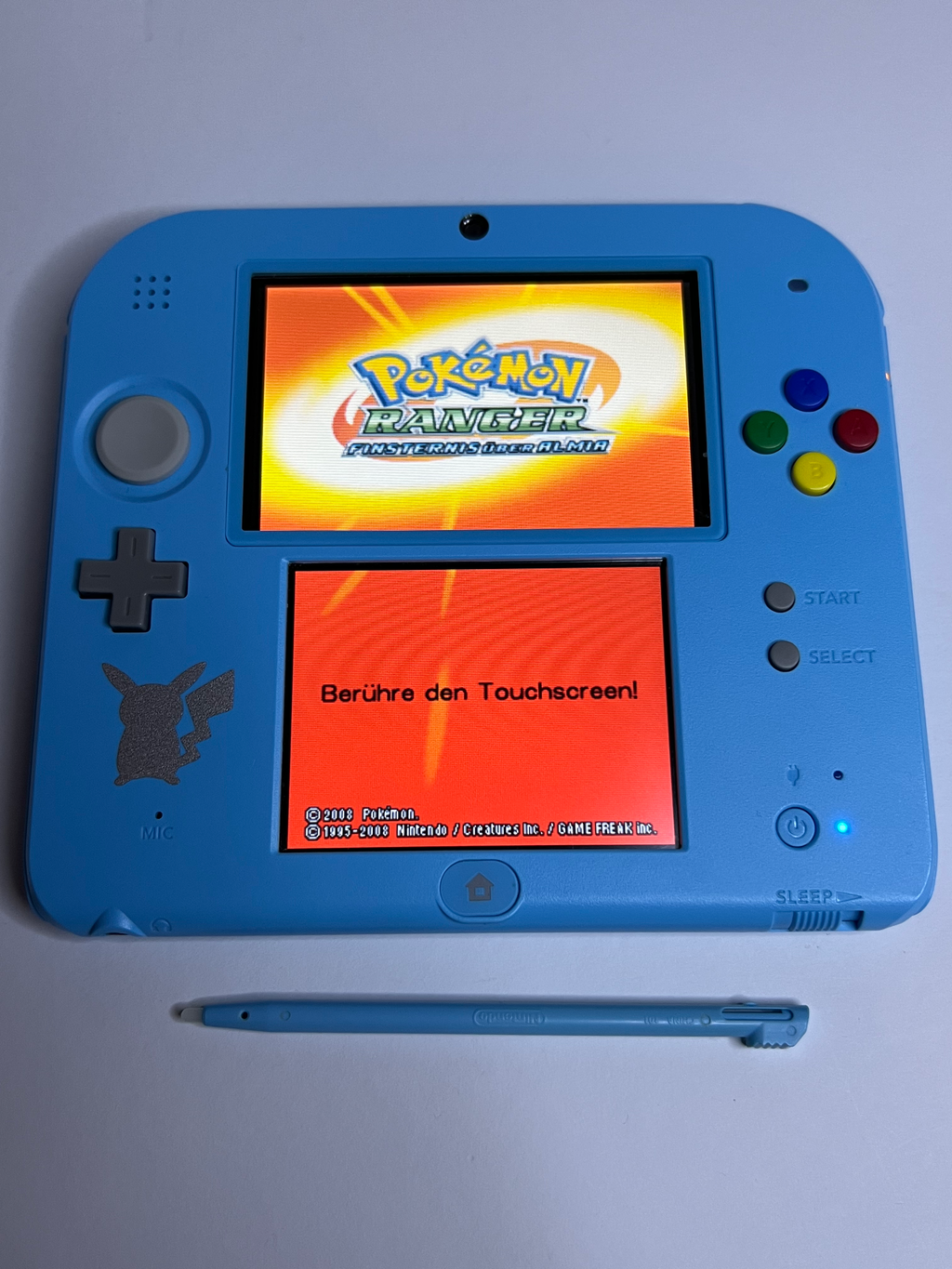 Nintendo 2DS Konsole Pokemon Sonne & Mond Edition mit 128GB, Pokemon Bank, Poke Mover & vielen Extras