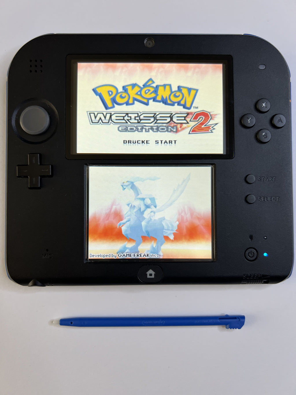 Nintendo 2DS Konsole schwarz blau mit 128GB, Pokemon Bank, Poke Mover & vielen Extras