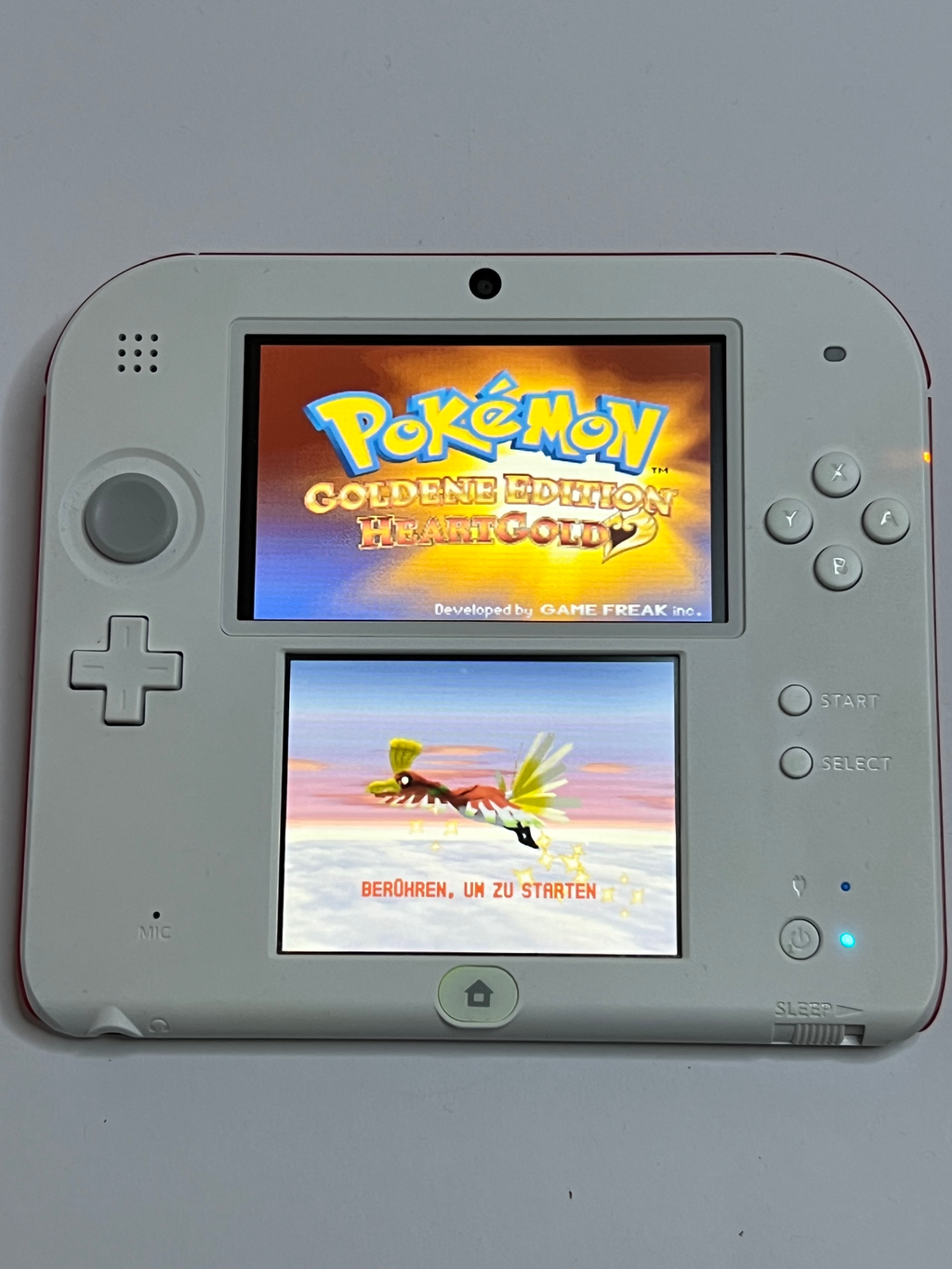 Nintendo 2DS Konsole weiß rot mit 128GB, Pokemon Bank, Poke Mover & vielen Extras