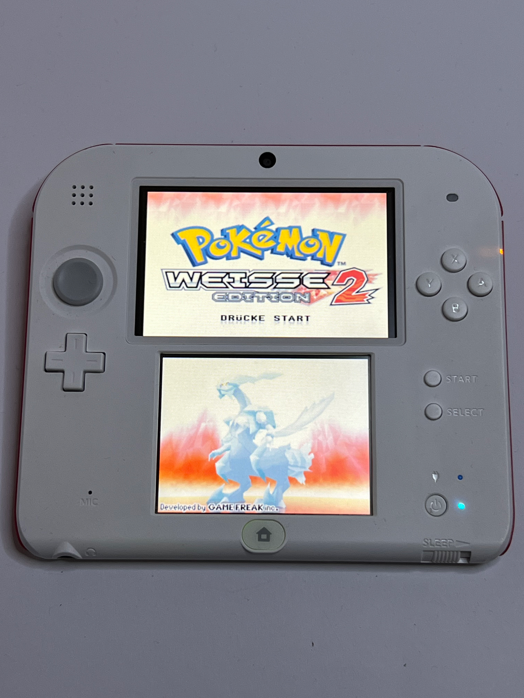 Nintendo 2DS Konsole weiß rot mit 128GB, Pokemon Bank, Poke Mover & vielen Extras