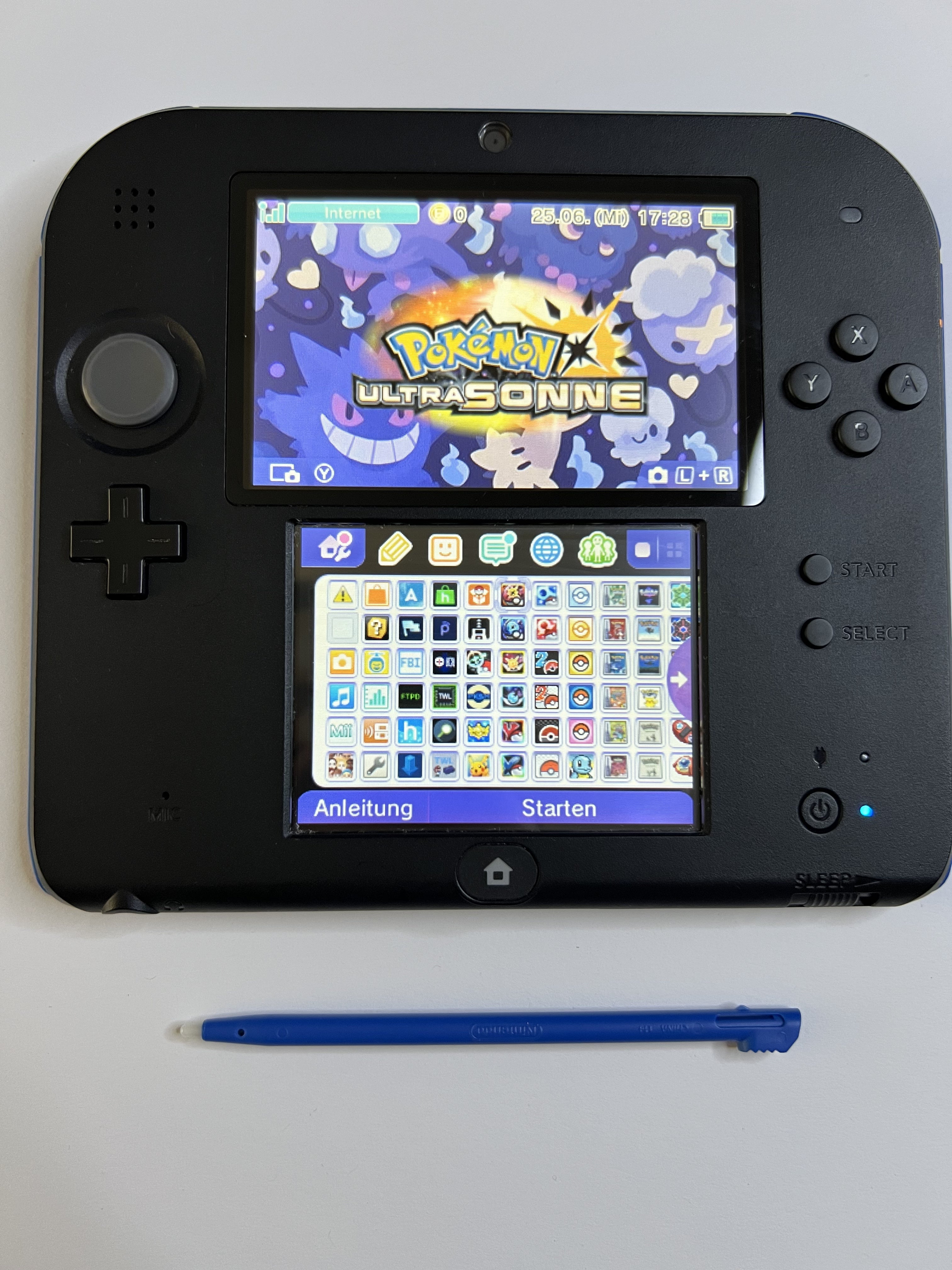 Nintendo 2DS Konsole schwarz blau mit 128GB, Pokemon Bank, Poke Mover & vielen Extras