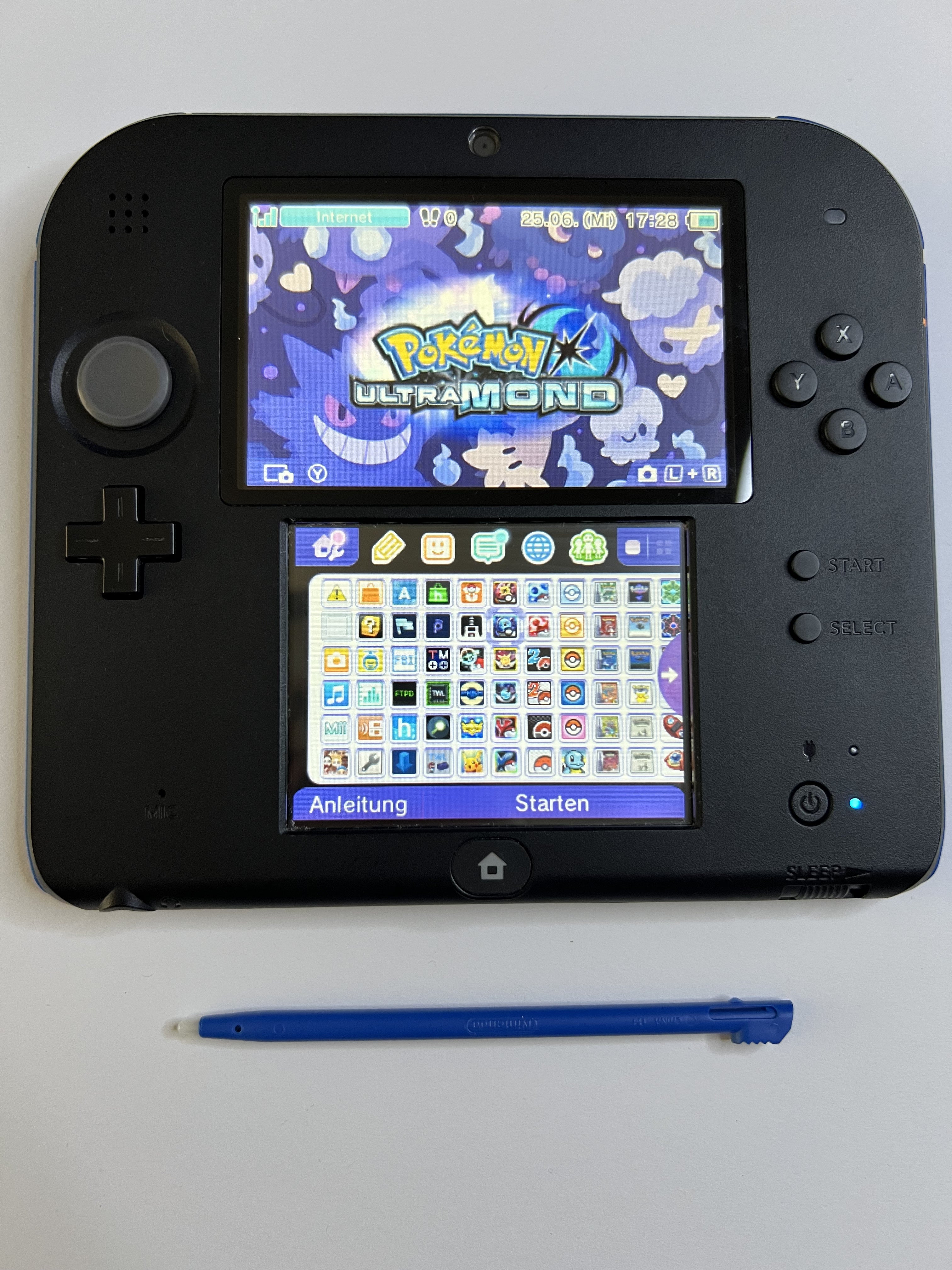 Nintendo 2DS Konsole schwarz blau mit 128GB, Pokemon Bank, Poke Mover & vielen Extras
