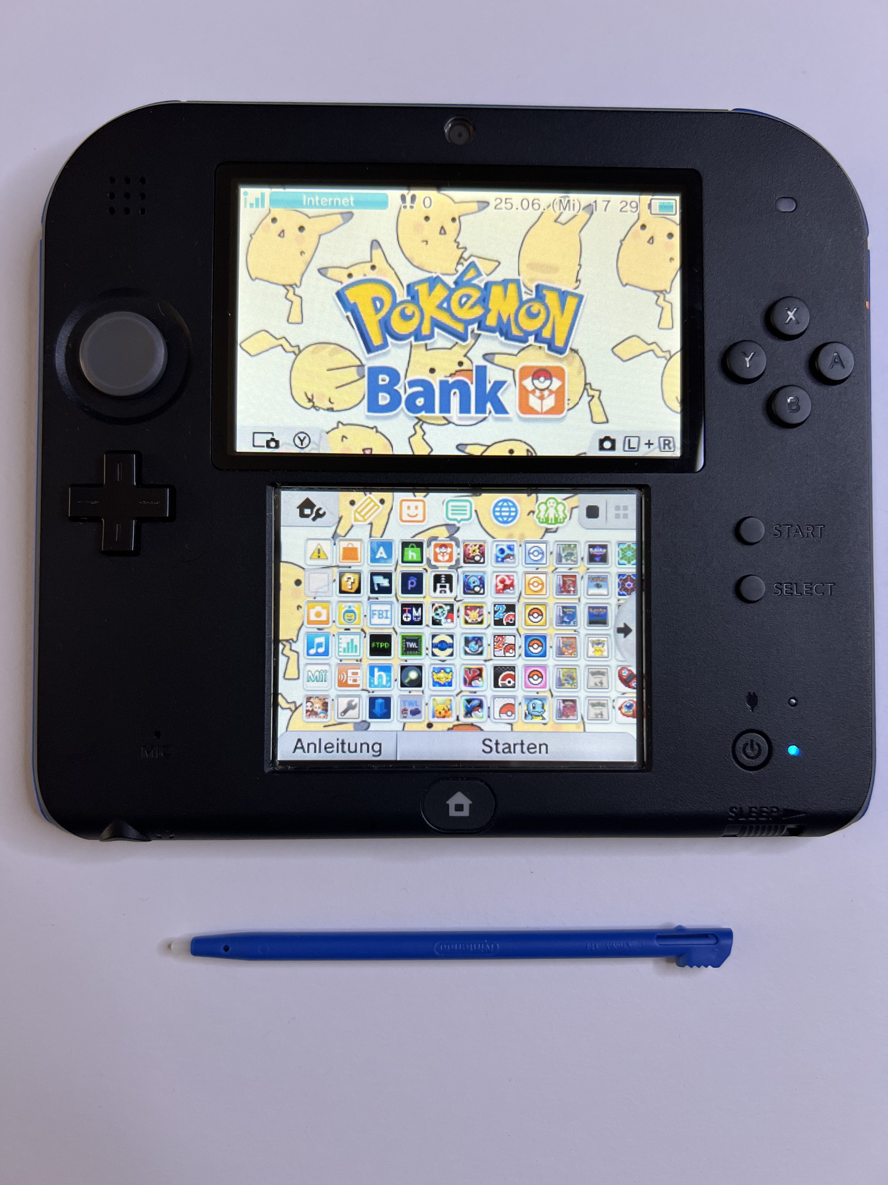 Nintendo 2DS Konsole schwarz blau mit 128GB, Pokemon Bank, Poke Mover & vielen Extras