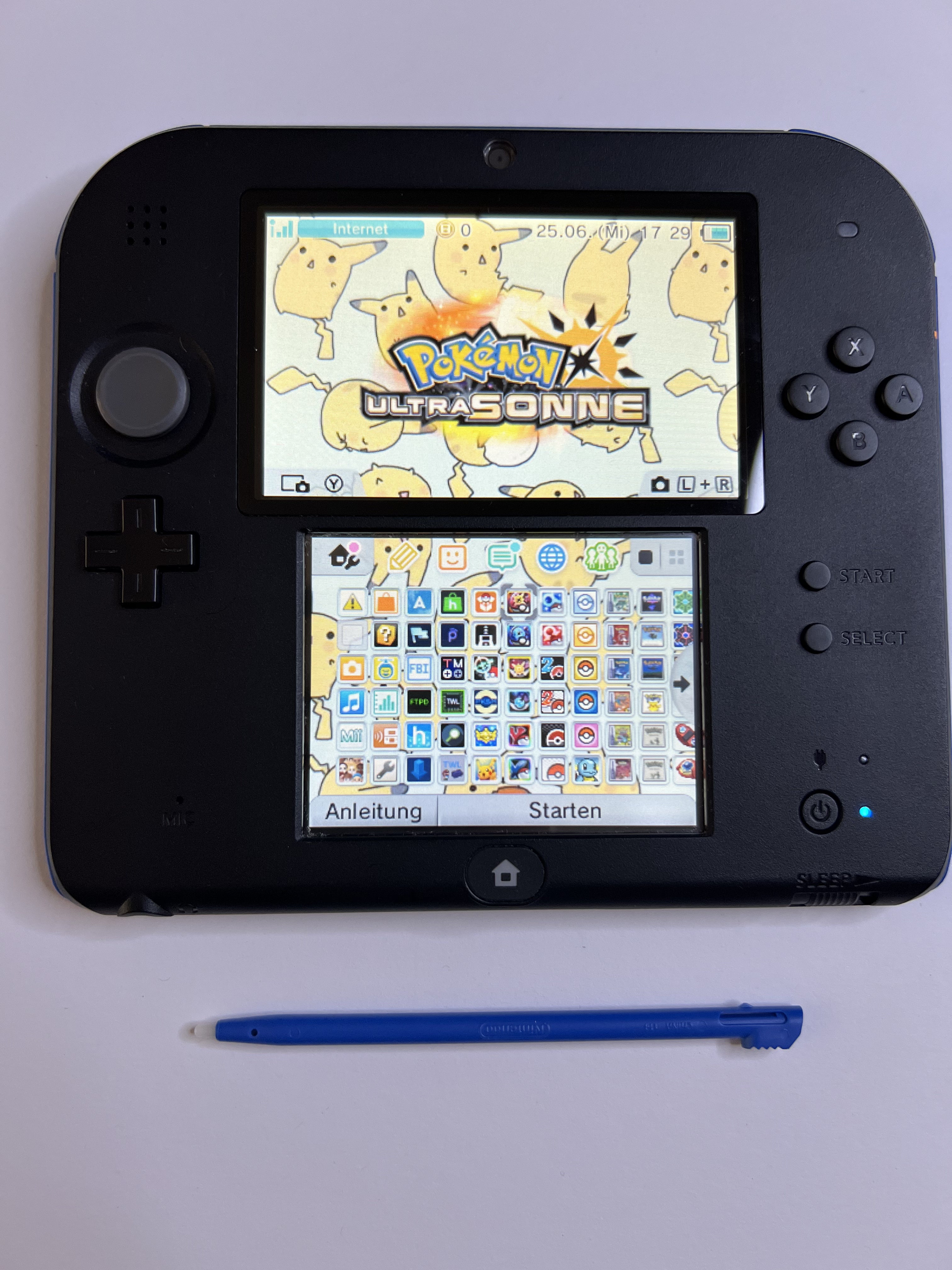 Nintendo 2DS Konsole schwarz blau mit 128GB, Pokemon Bank, Poke Mover & vielen Extras