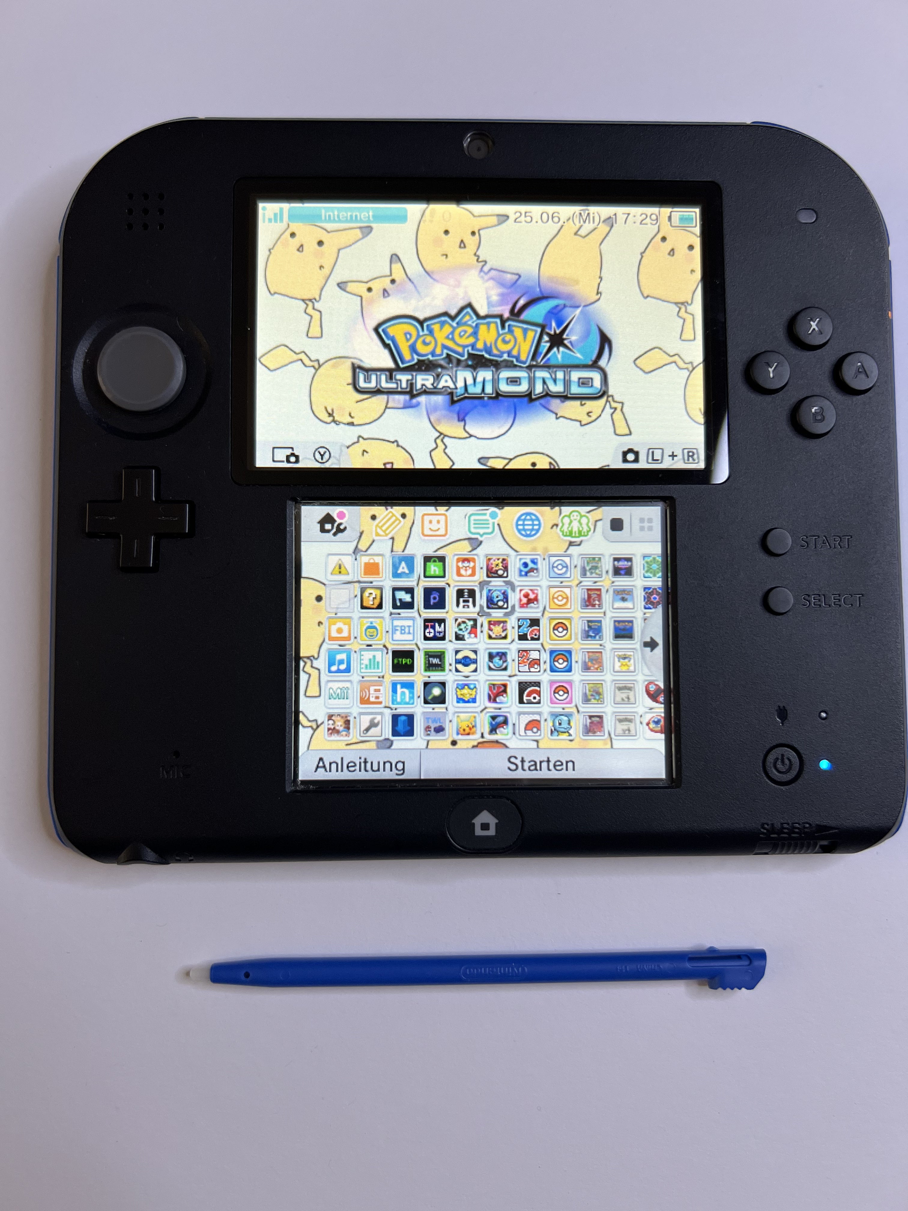 Nintendo 2DS Konsole schwarz blau mit 128GB, Pokemon Bank, Poke Mover & vielen Extras