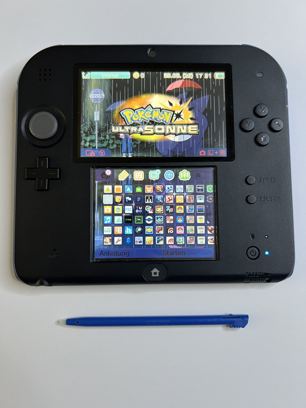 Nintendo 2DS Konsole schwarz blau mit 128GB, Pokemon Bank, Poke Mover & vielen Extras