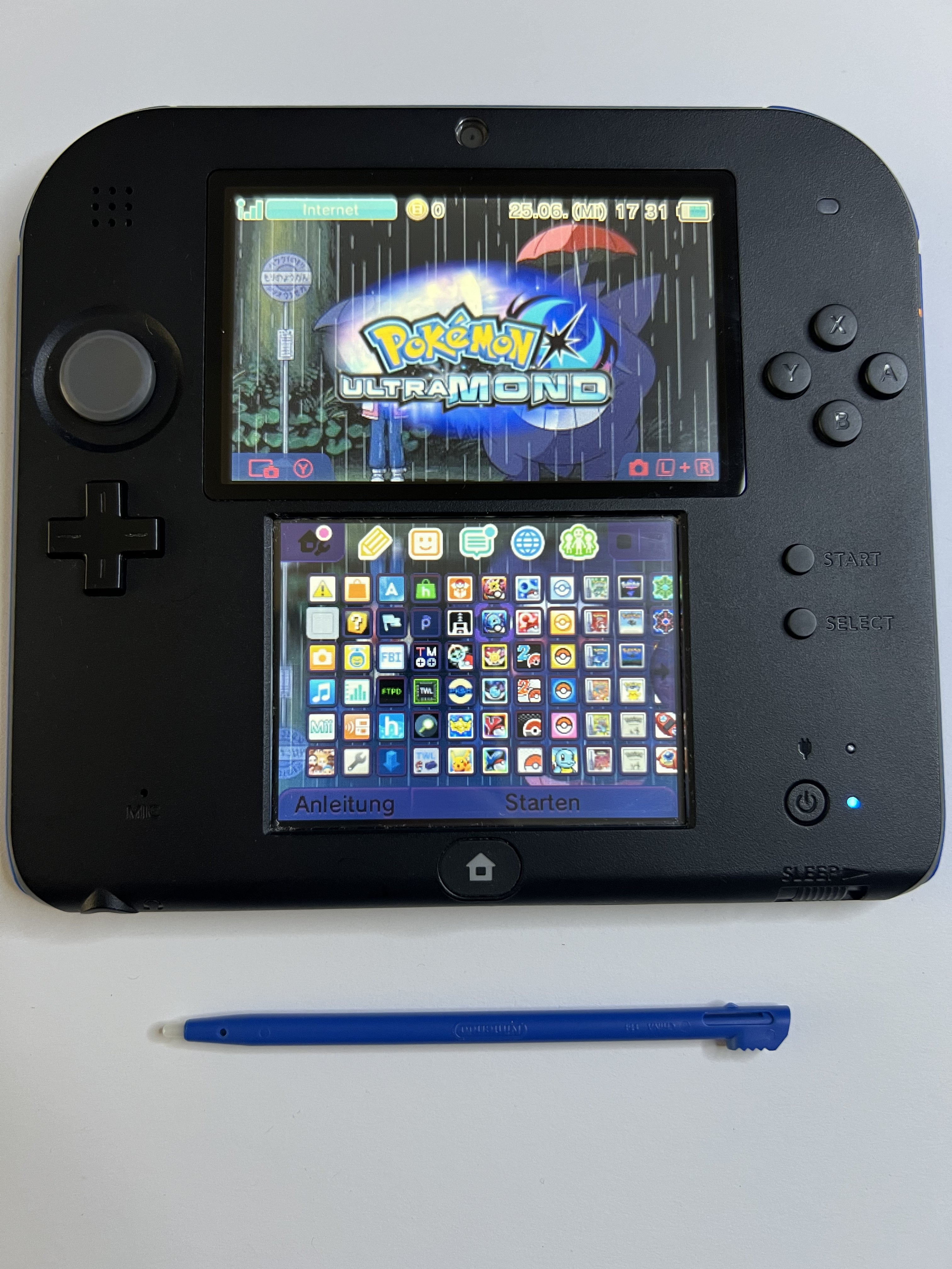 Nintendo 2DS Konsole schwarz blau mit 128GB, Pokemon Bank, Poke Mover & vielen Extras