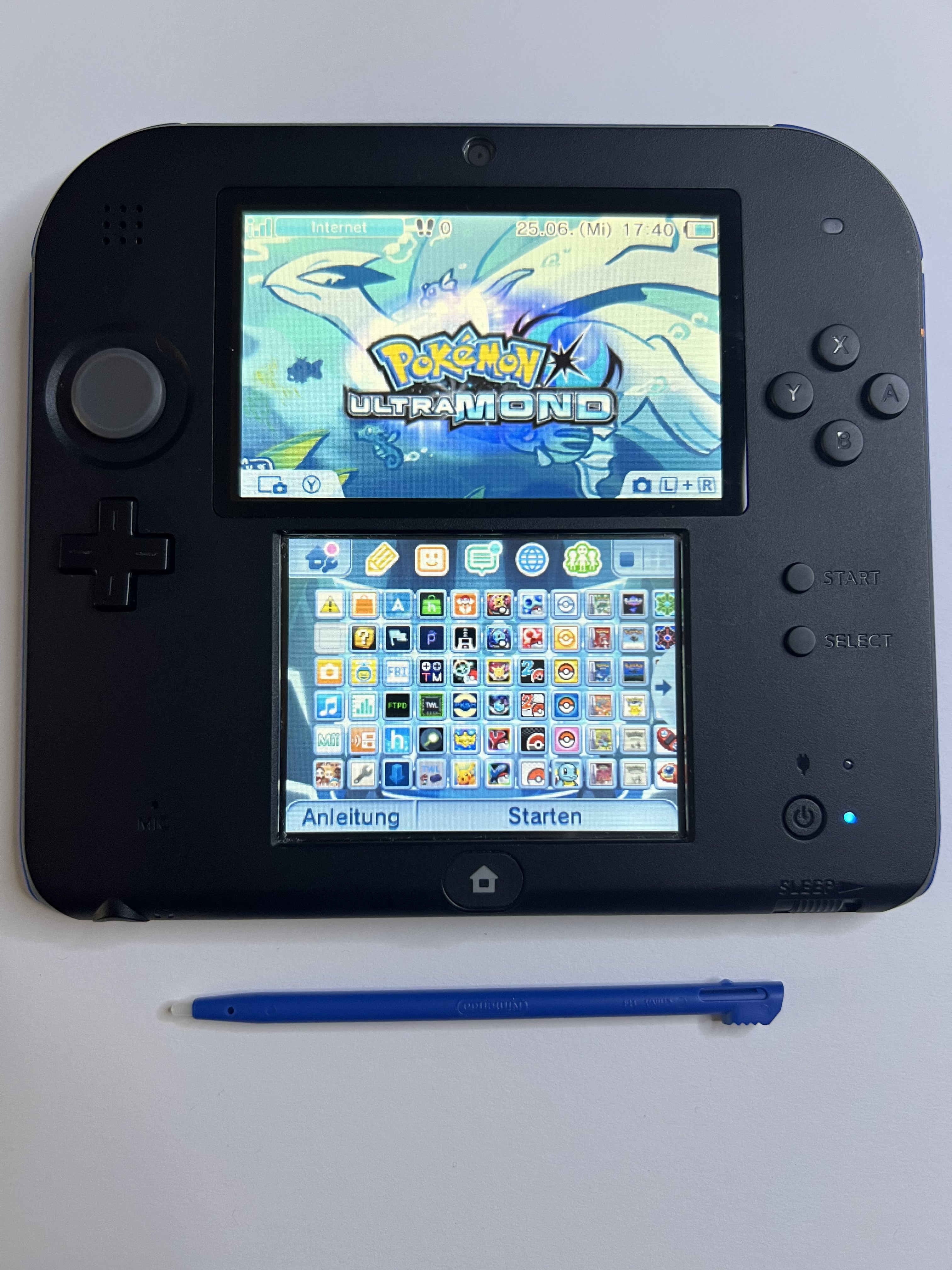 Nintendo 2DS Konsole schwarz blau mit 128GB, Pokemon Bank, Poke Mover & vielen Extras