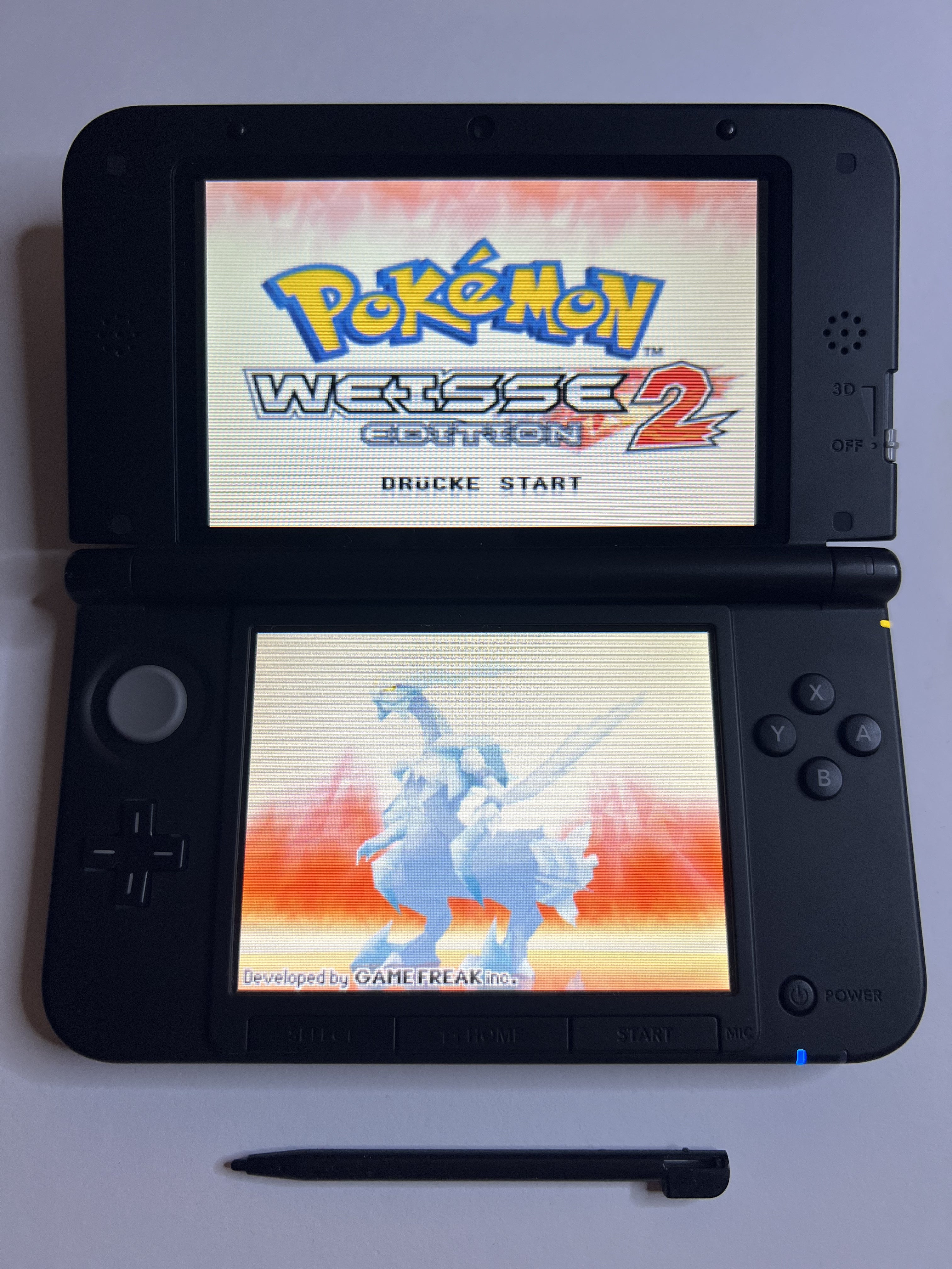 Nintendo 3DS XL Konsole Glurak Edition mit 128GB, Pokemon Bank, Poke Mover & vielen Extras
