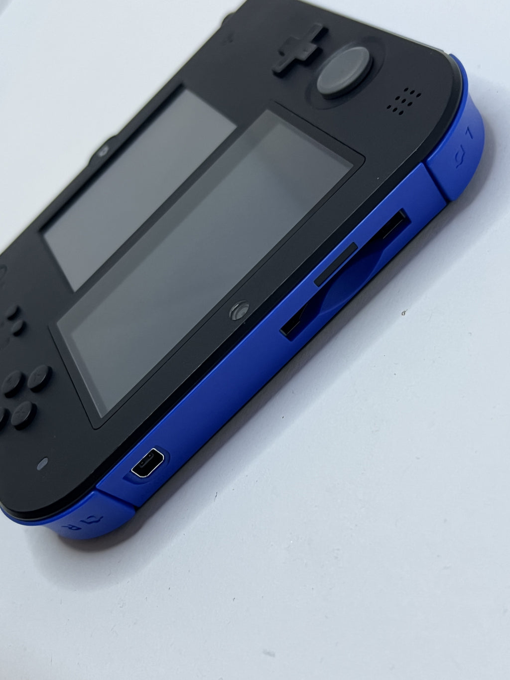 Nintendo 2DS Konsole schwarz blau mit 128GB, Pokemon Bank, Poke Mover & vielen Extras