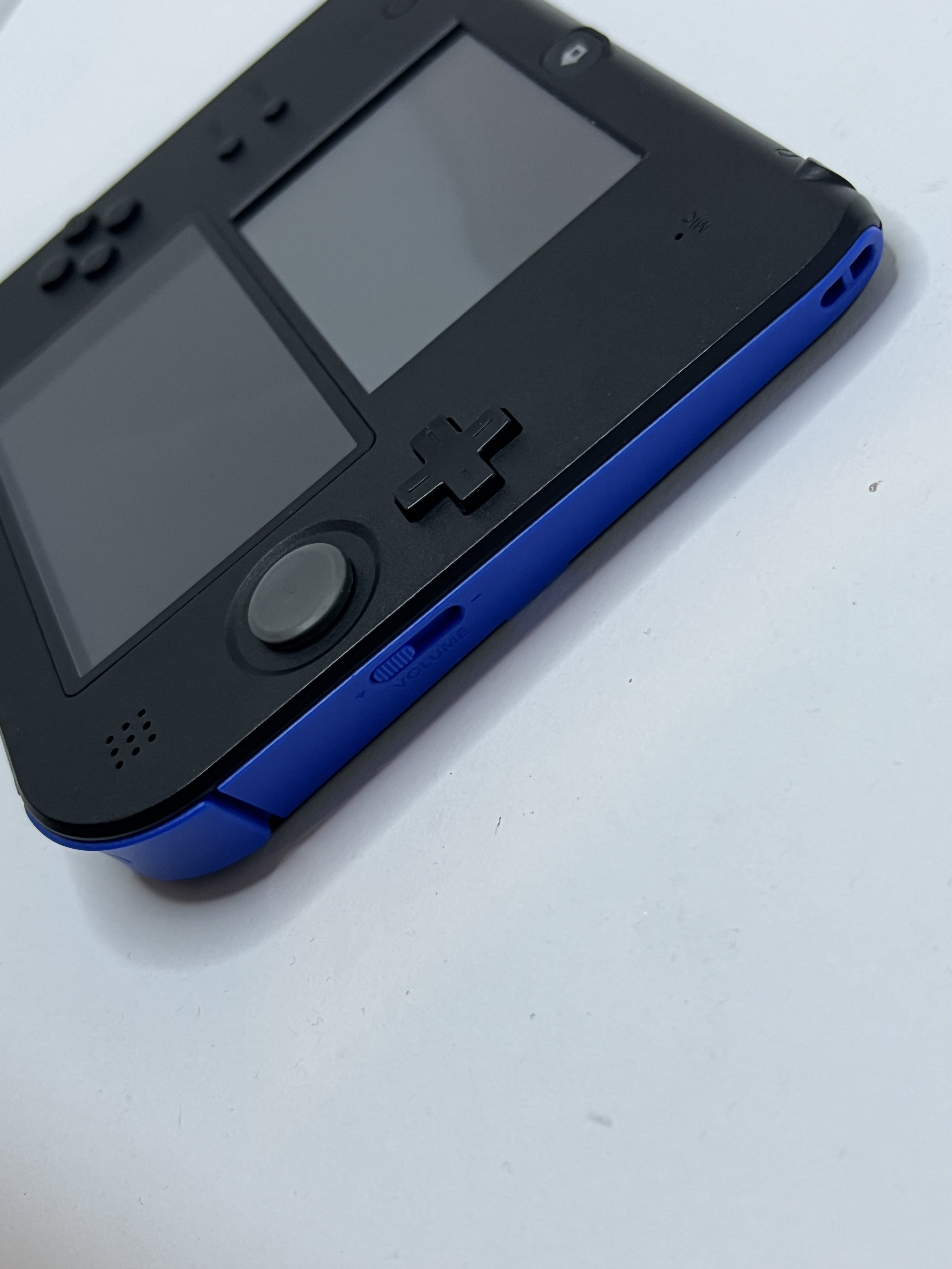 Nintendo 2DS Konsole schwarz blau mit 128GB, Pokemon Bank, Poke Mover & vielen Extras