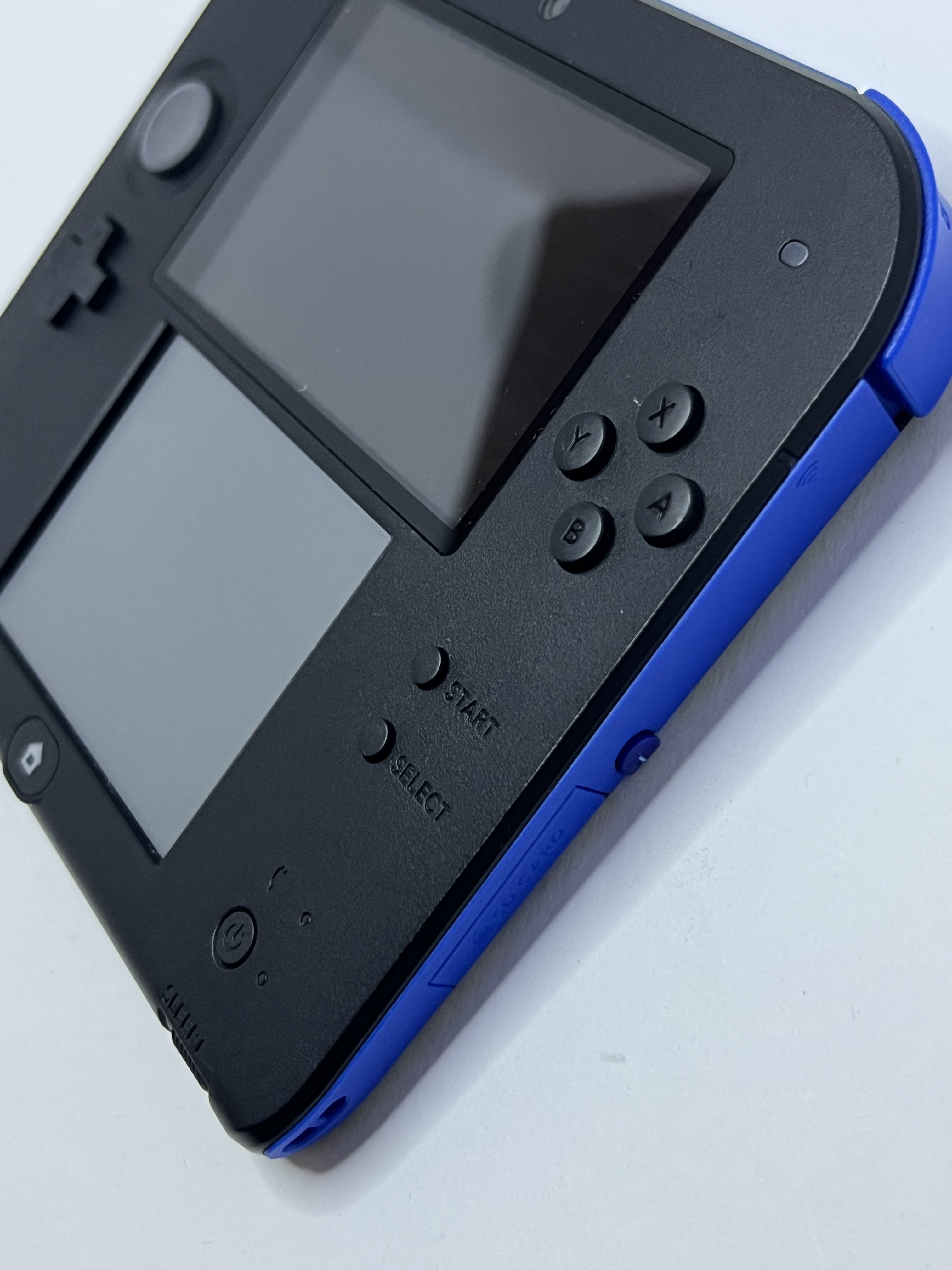 Nintendo 2DS Konsole schwarz blau mit 128GB, Pokemon Bank, Poke Mover & vielen Extras