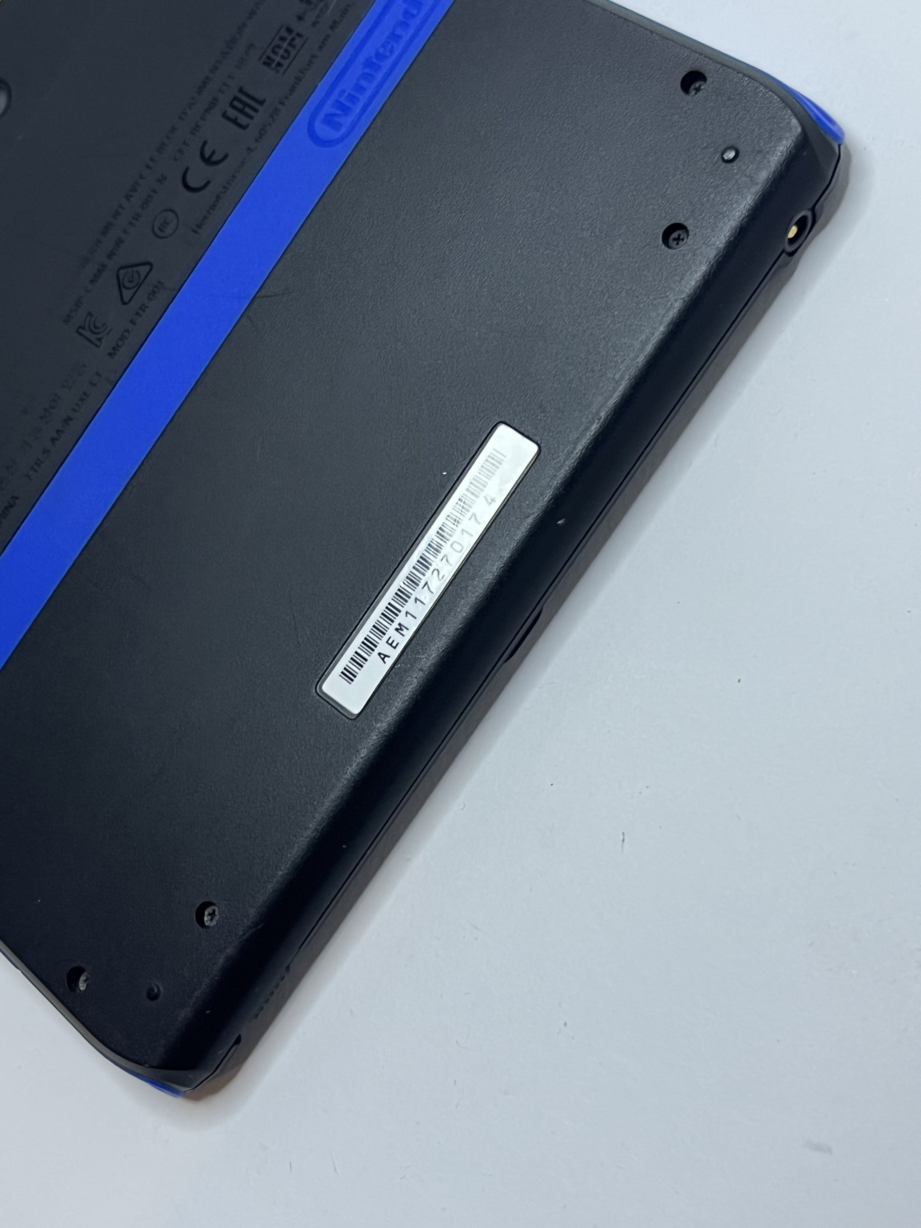 Nintendo 2DS Konsole schwarz blau mit 128GB, Pokemon Bank, Poke Mover & vielen Extras