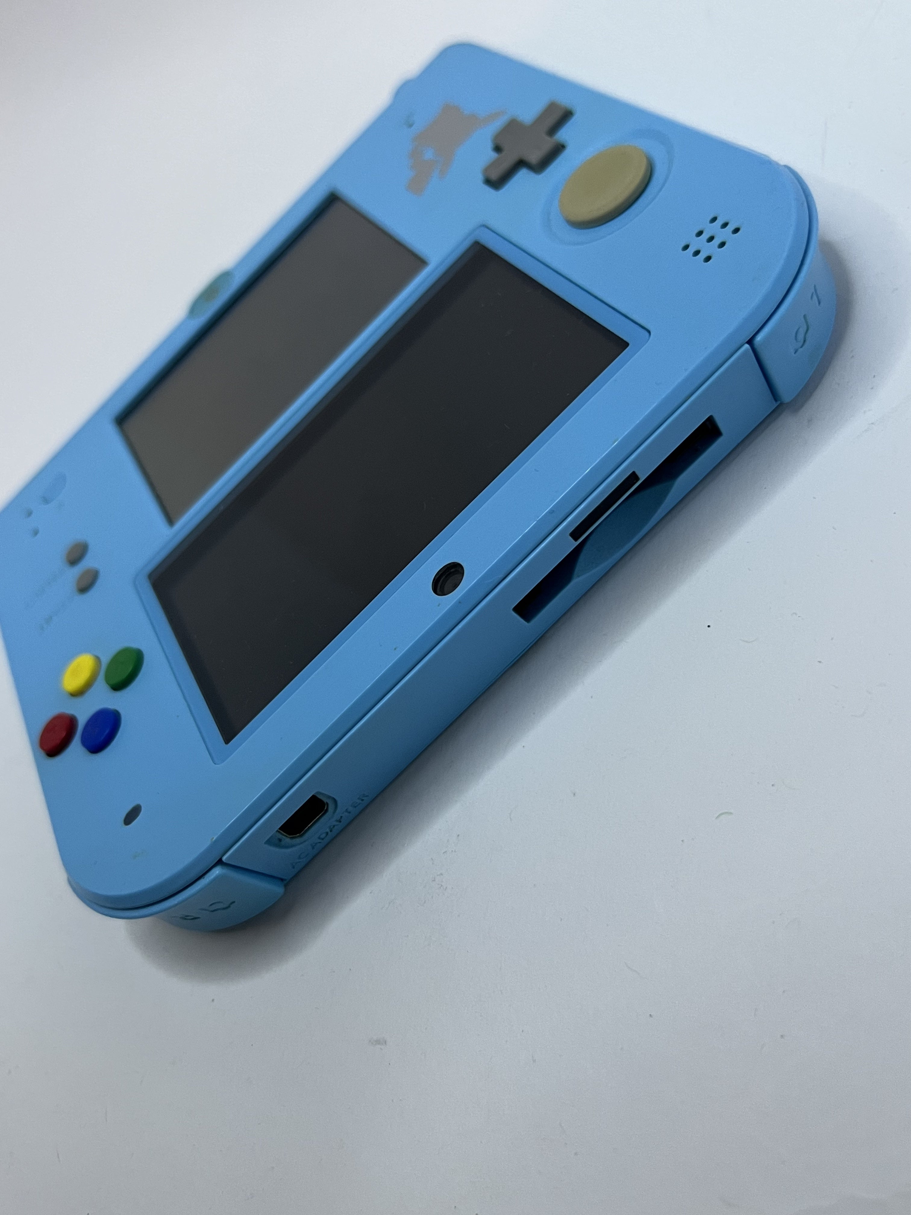 Nintendo 2DS Konsole Pokemon Sonne & Mond Edition mit 128GB, Pokemon Bank, Poke Mover & vielen Extras