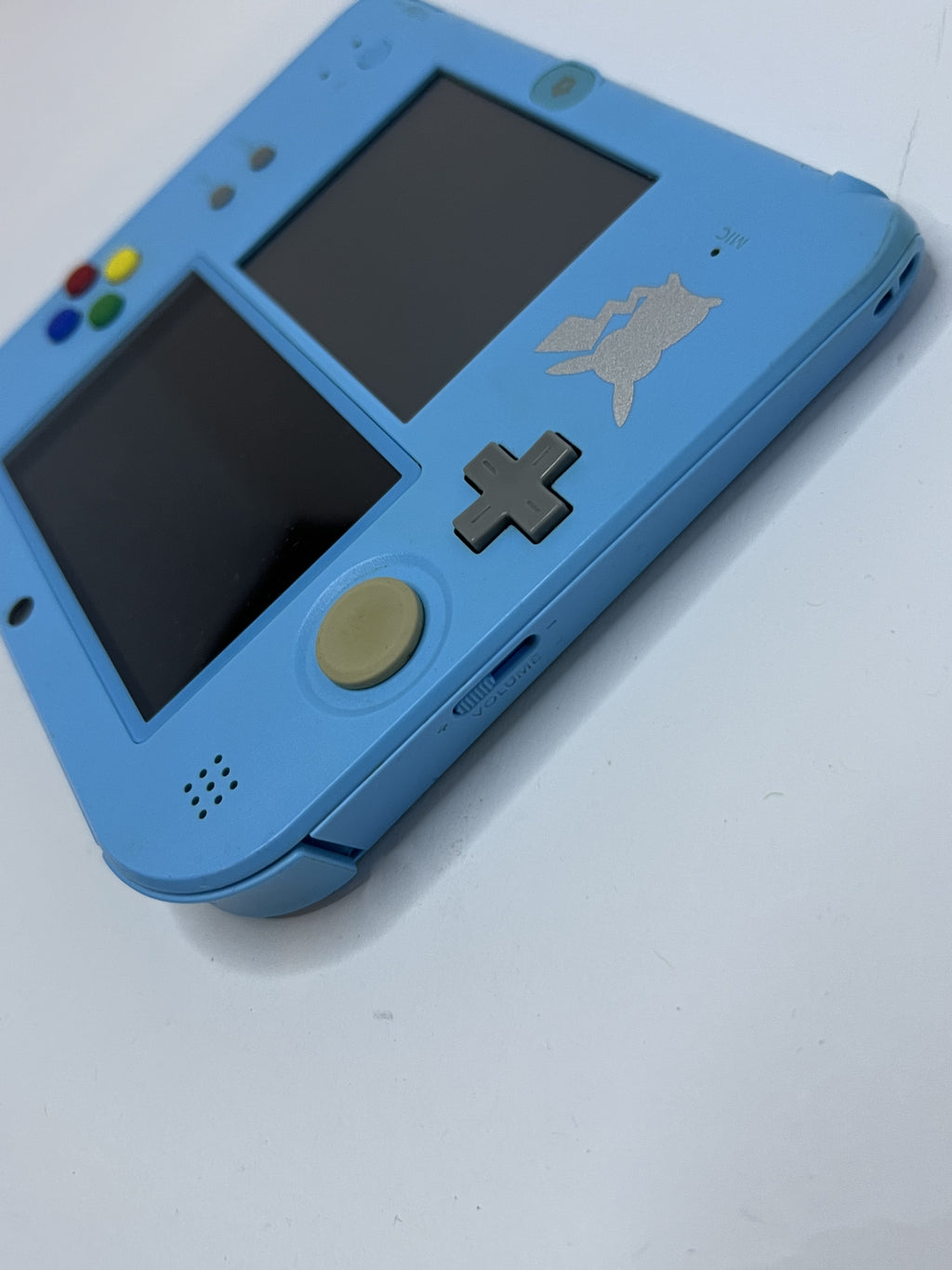 Nintendo 2DS Konsole Pokemon Sonne & Mond Edition mit 128GB, Pokemon Bank, Poke Mover & vielen Extras