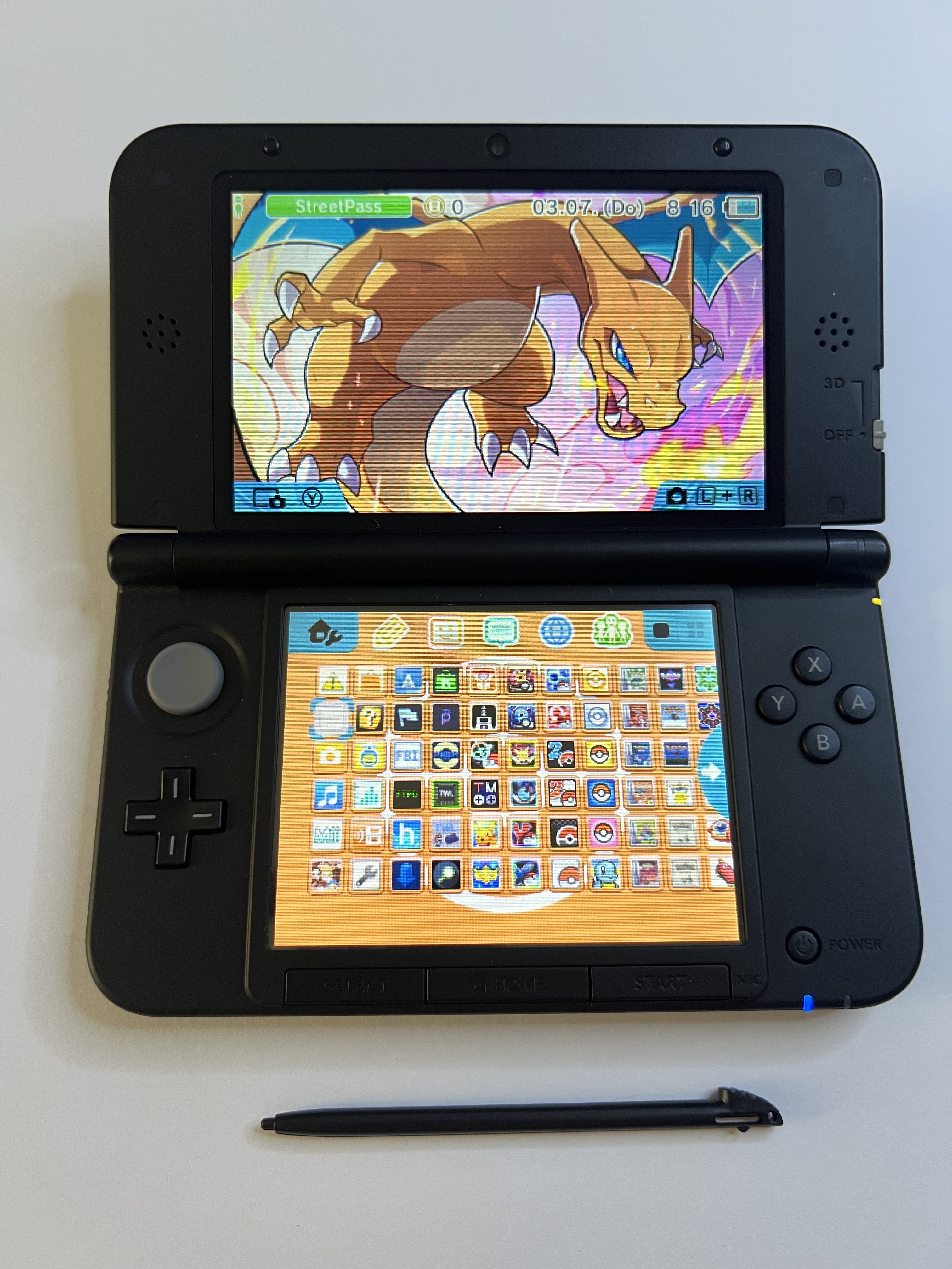 Nintendo 3DS XL Konsole Glurak Edition mit 128GB, Pokemon Bank, Poke Mover & vielen Extras