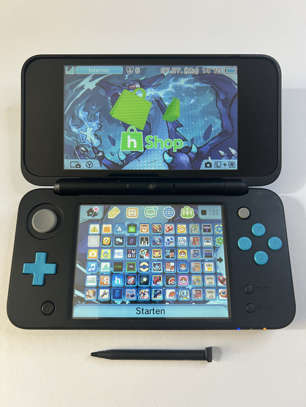 Nintendo New 2DS XL Konsole in neon blau mit 128GB, Pokemon Bank, Poke Mover & vielen Extras