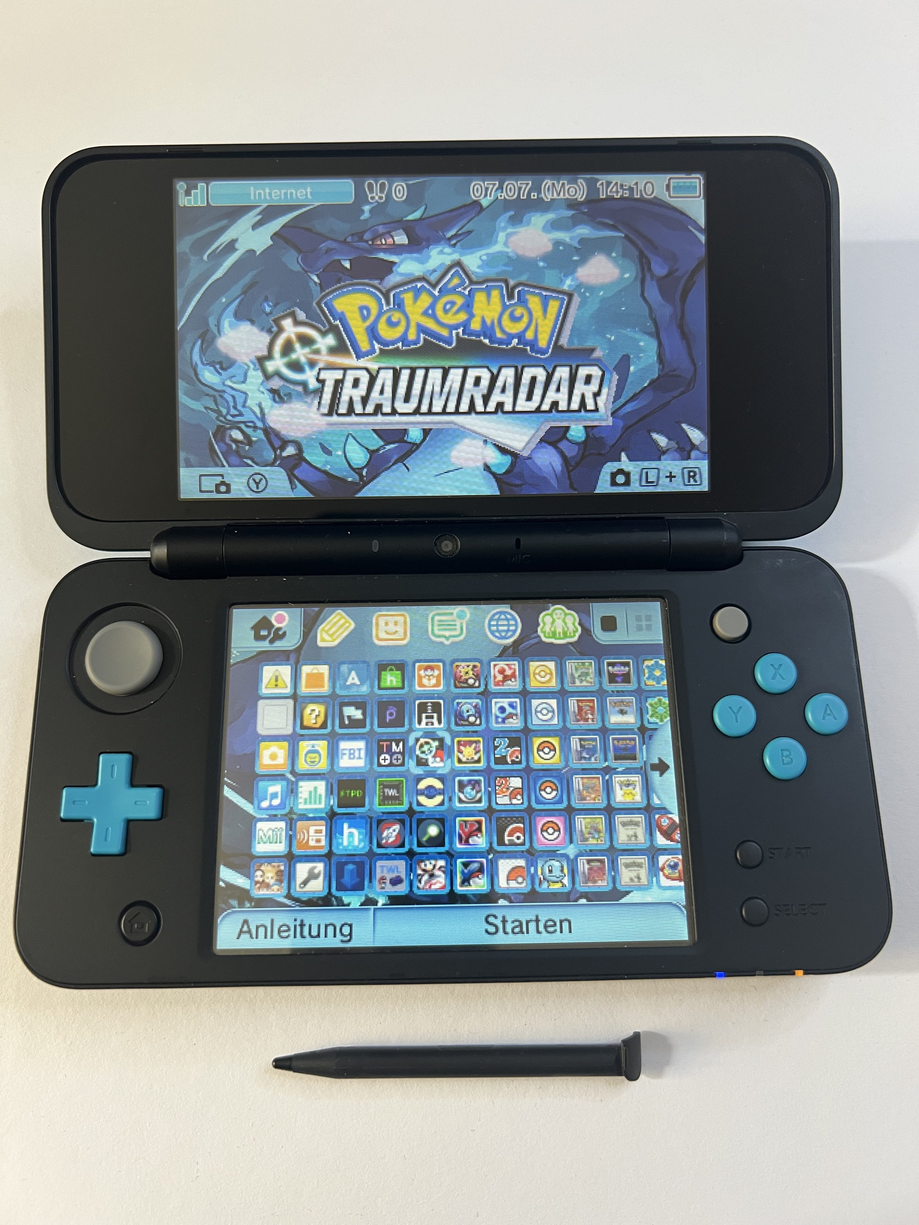 Nintendo New 2DS XL Konsole in neon blau mit 128GB, Pokemon Bank, Poke Mover & vielen Extras