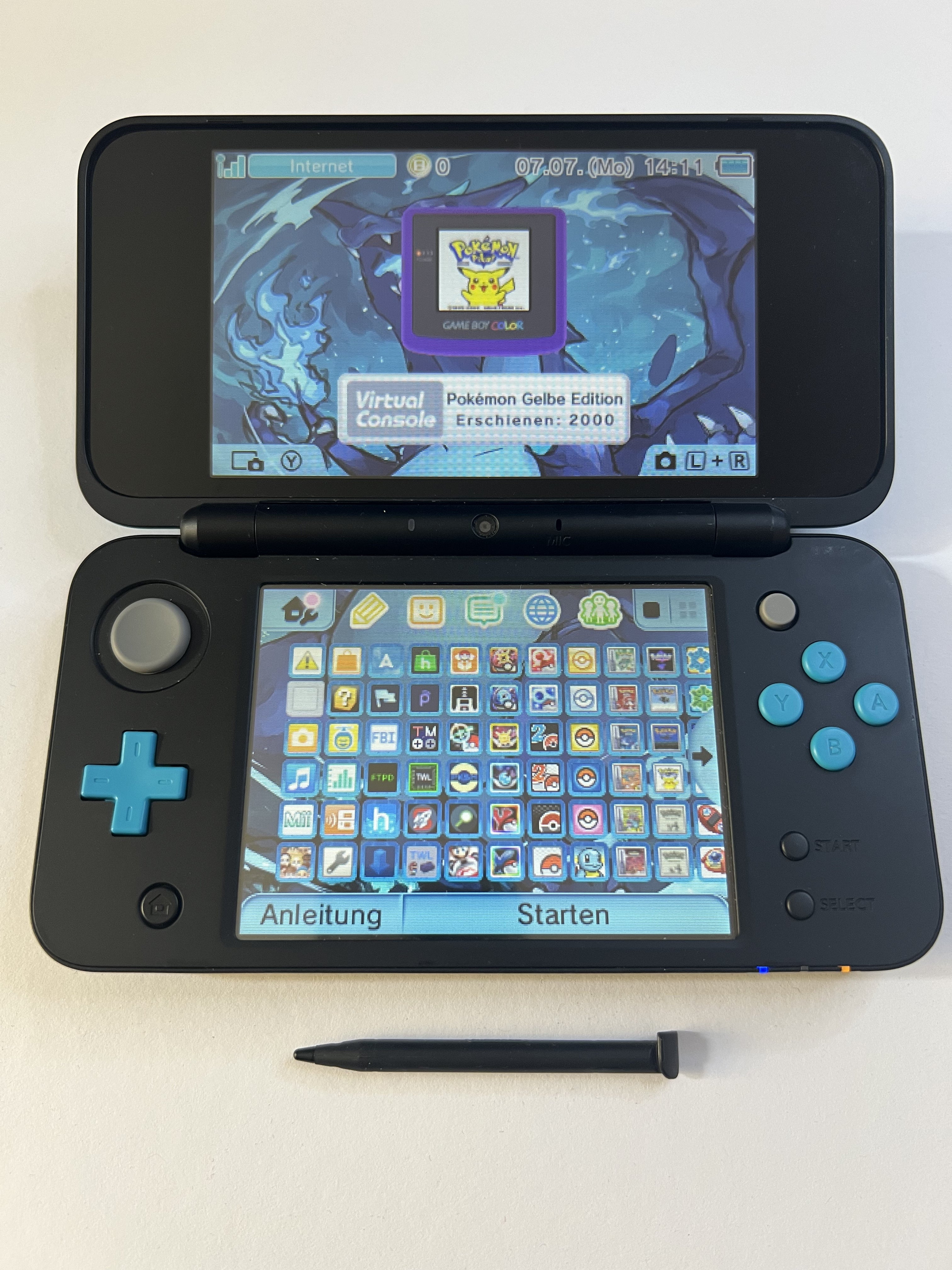 Nintendo New 2DS XL Konsole in neon blau mit 128GB, Pokemon Bank, Poke Mover & vielen Extras