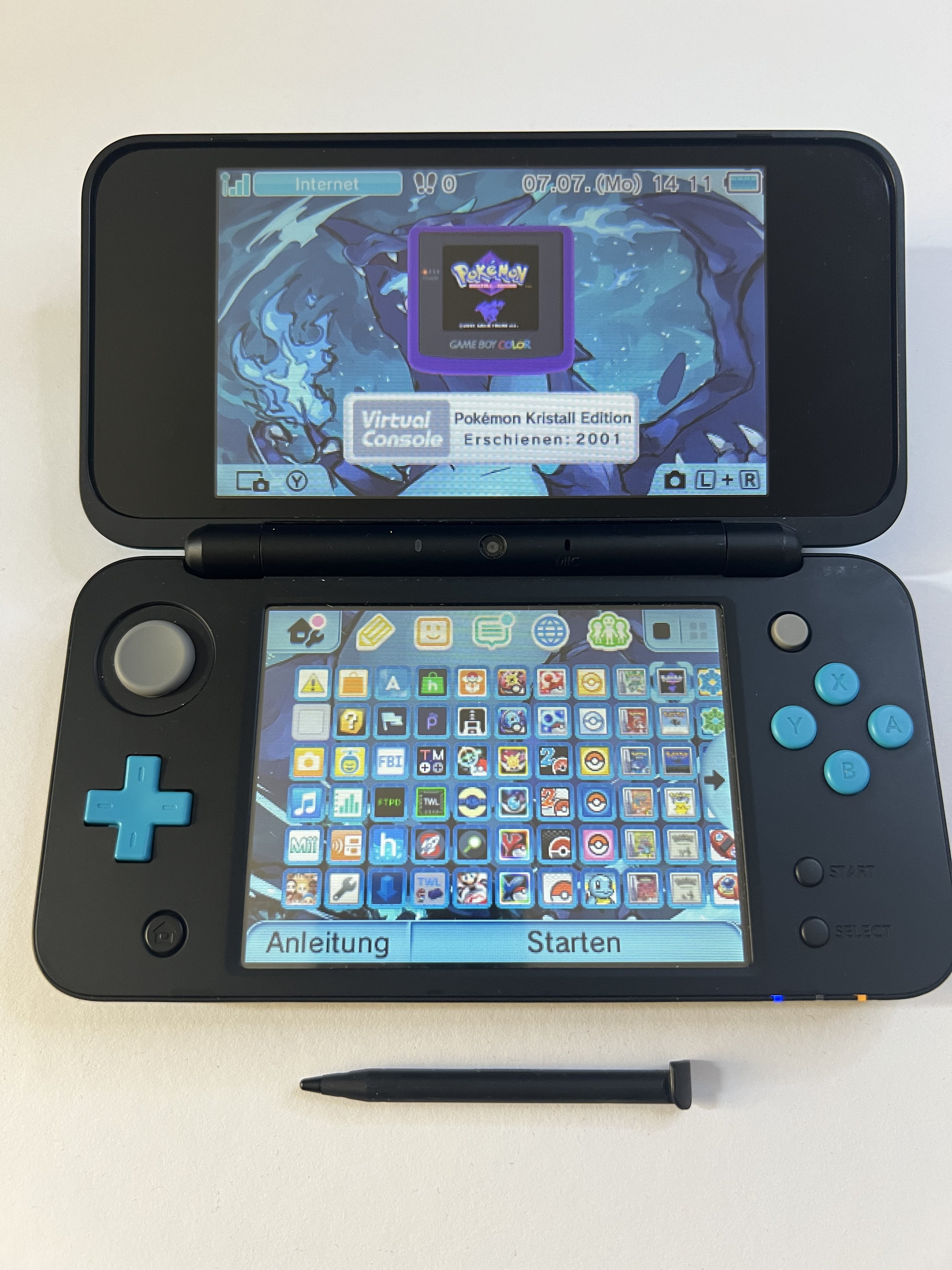Nintendo New 2DS XL Konsole in neon blau mit 128GB, Pokemon Bank, Poke Mover & vielen Extras