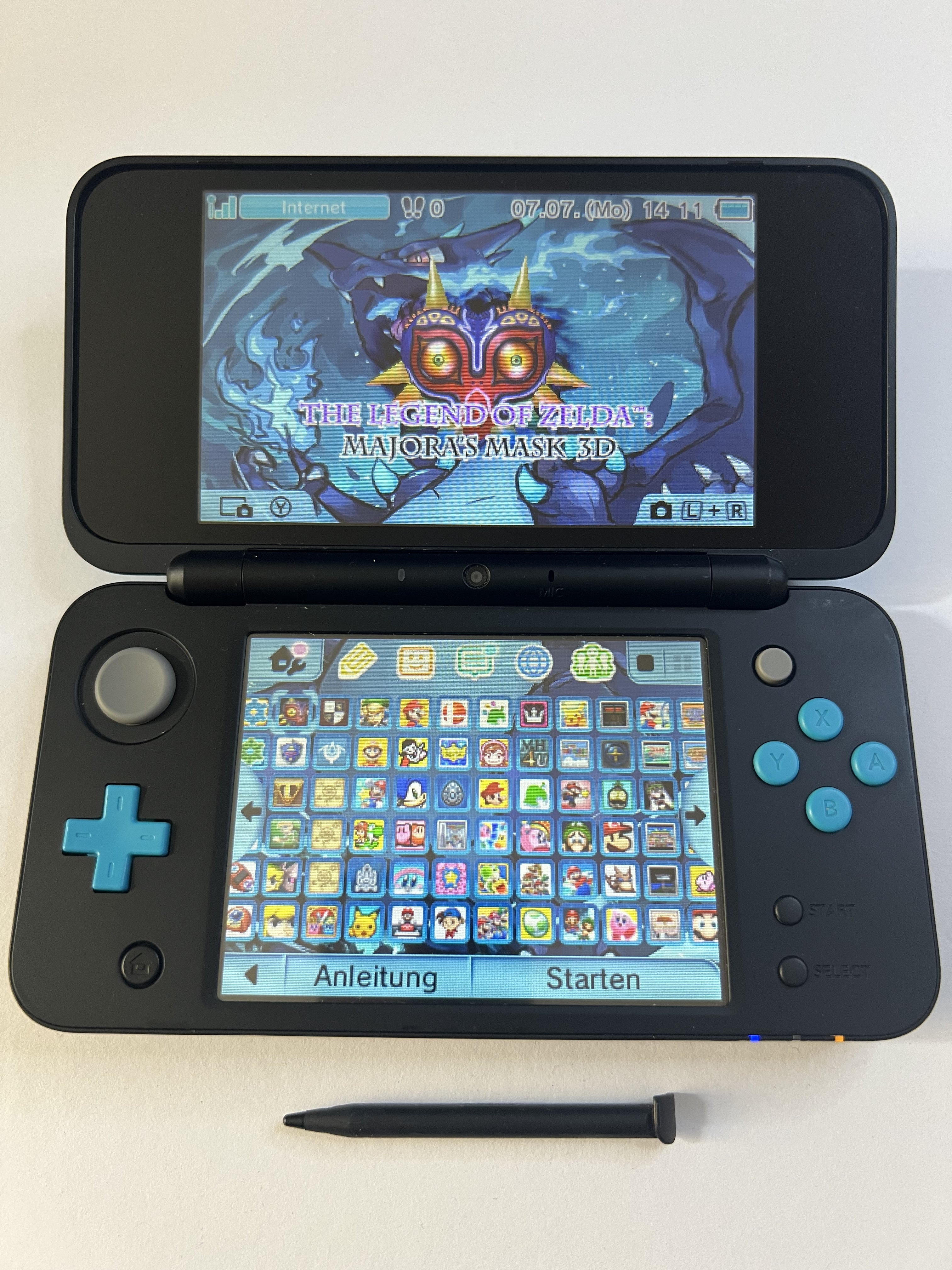Nintendo New 2DS XL Konsole in neon blau mit 128GB, Pokemon Bank, Poke Mover & vielen Extras