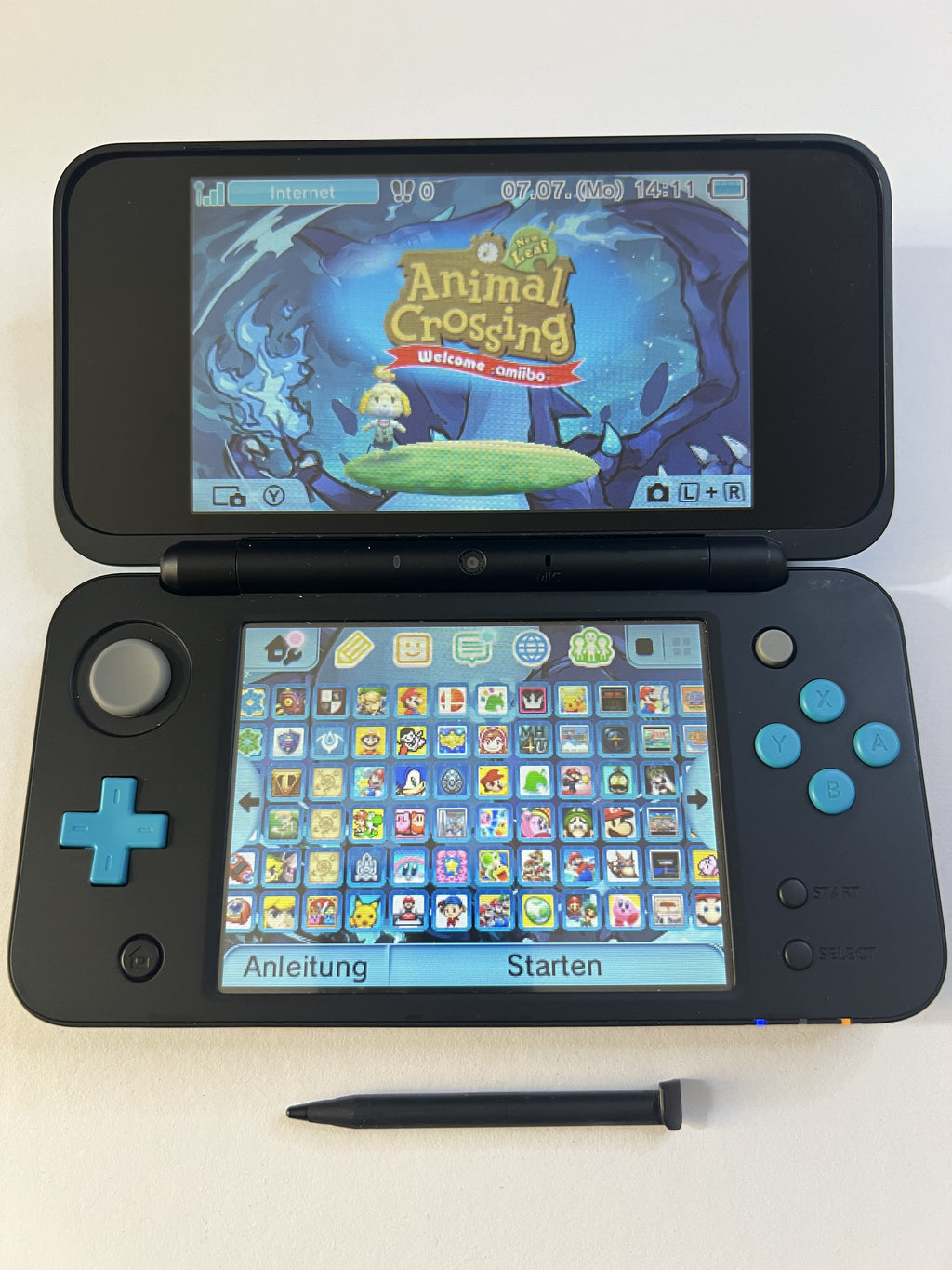 Nintendo New 2DS XL Konsole in neon blau mit 128GB, Pokemon Bank, Poke Mover & vielen Extras