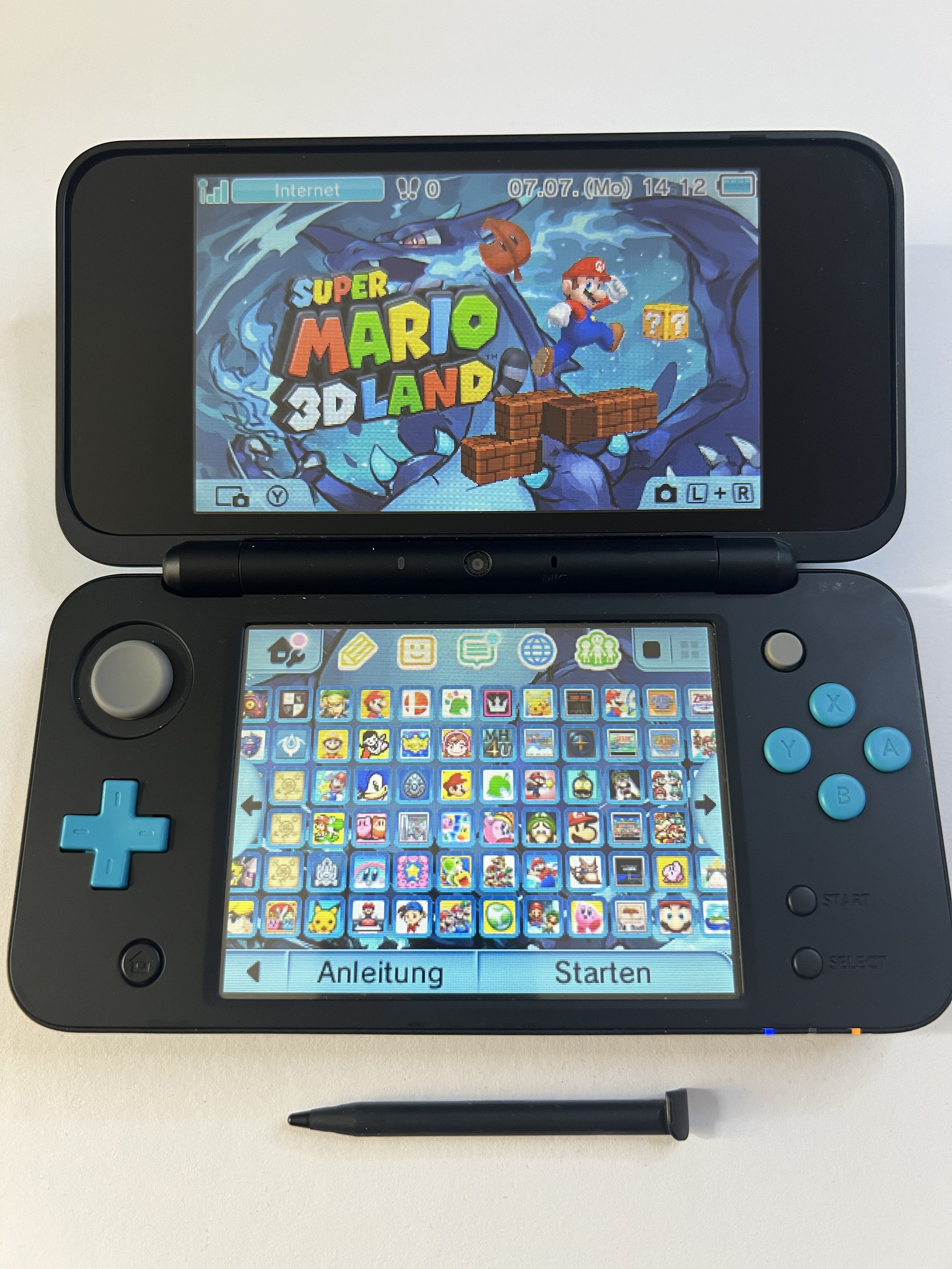 Nintendo New 2DS XL Konsole in neon blau mit 128GB, Pokemon Bank, Poke Mover & vielen Extras