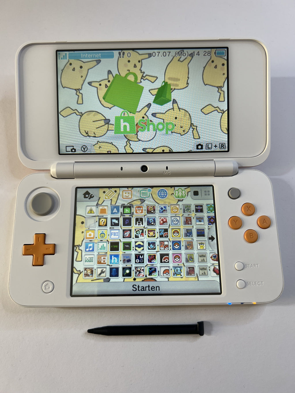 Nintendo New 2DS XL Konsole in weiß orange mit 128GB, Pokemon Bank, Poke Mover & vielen Extras