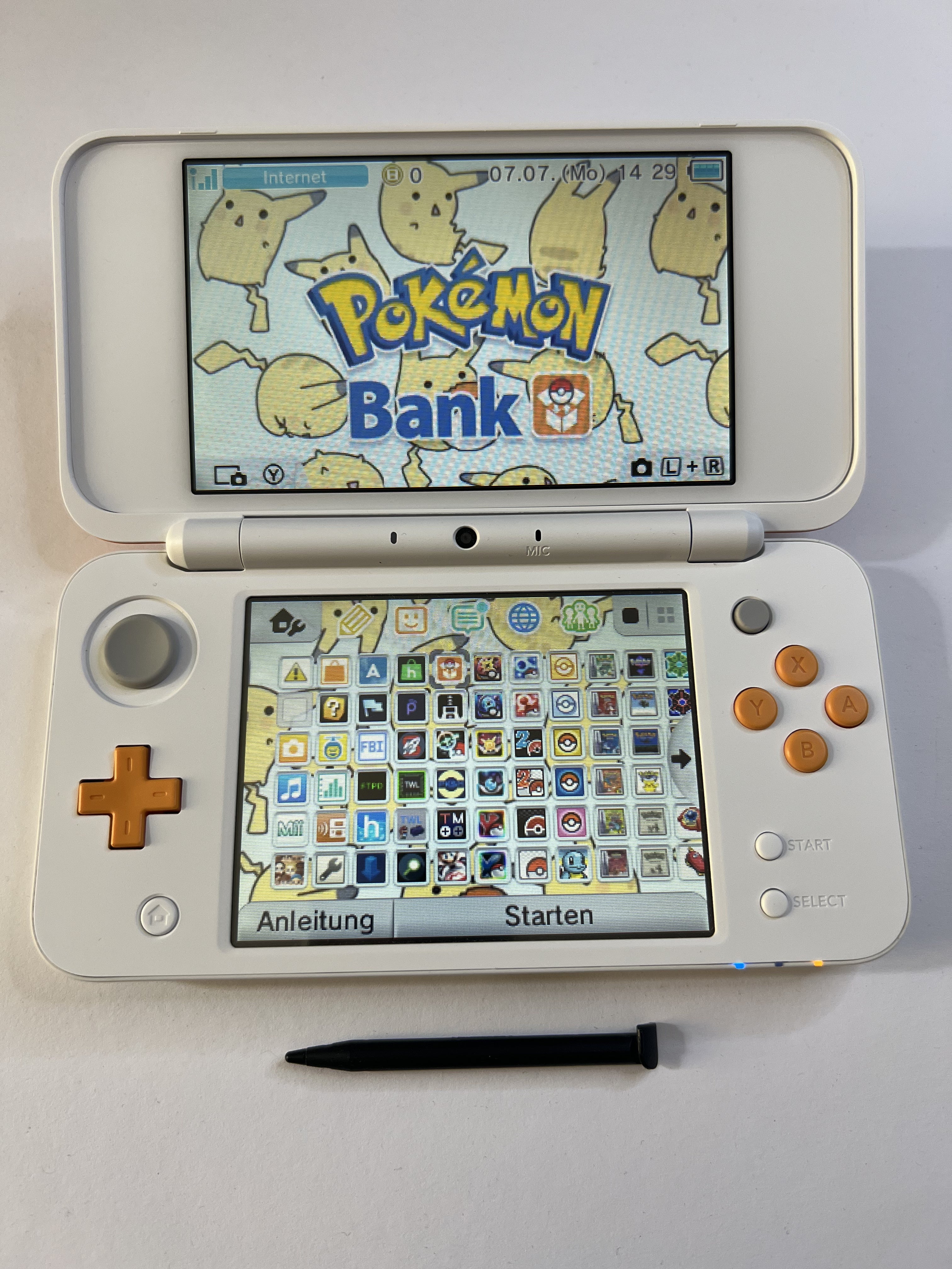 Nintendo New 2DS XL Konsole in weiß orange mit 128GB, Pokemon Bank, Poke Mover & vielen Extras