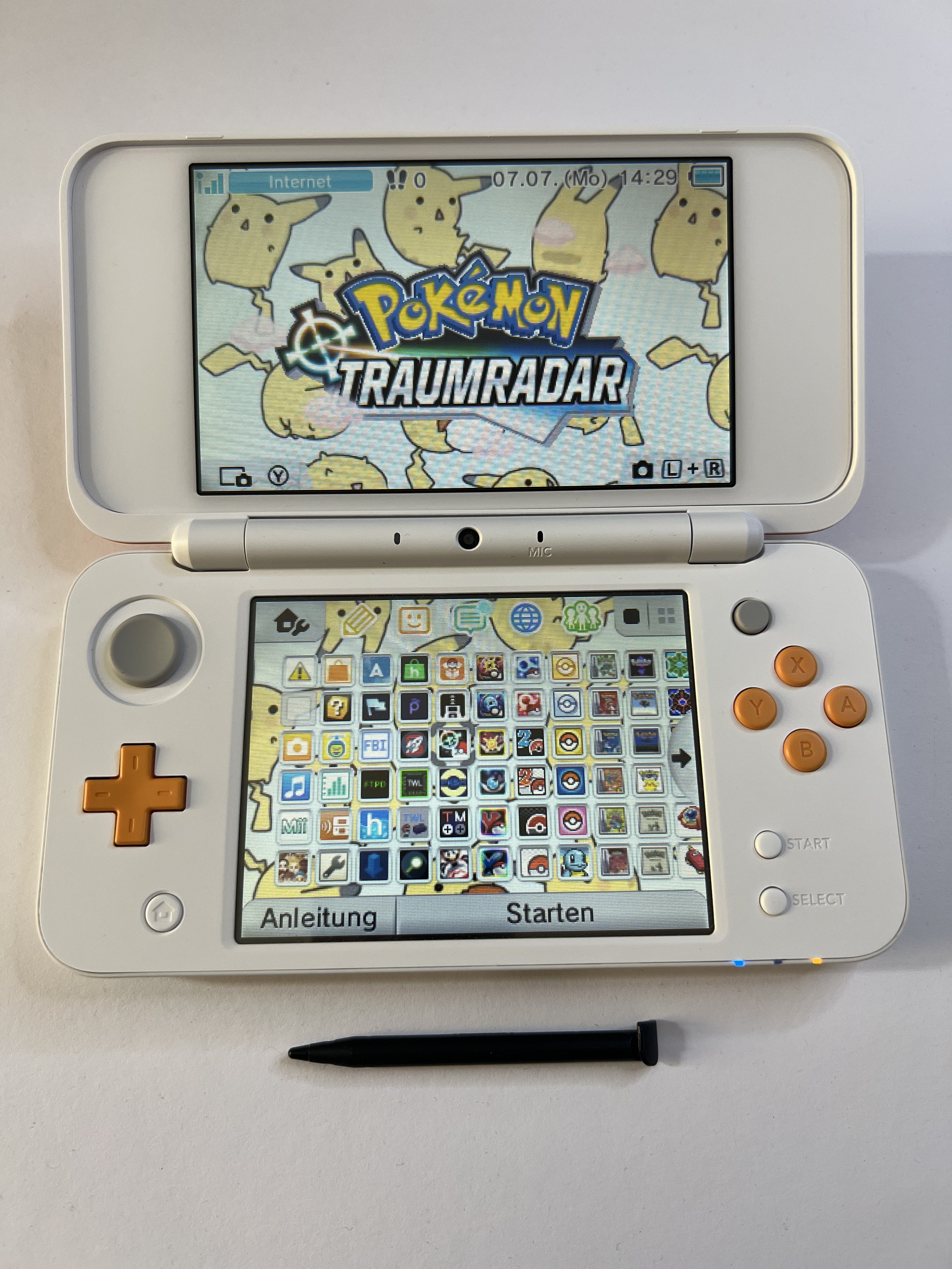 Nintendo New 2DS XL Konsole in weiß orange mit 128GB, Pokemon Bank, Poke Mover & vielen Extras