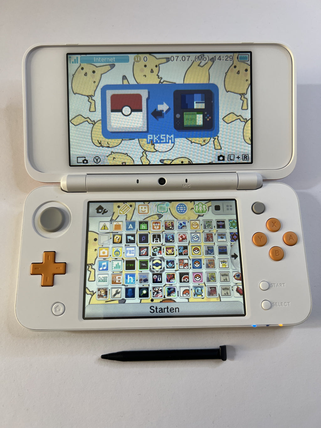 Nintendo New 2DS XL Konsole in weiß orange mit 128GB, Pokemon Bank, Poke Mover & vielen Extras