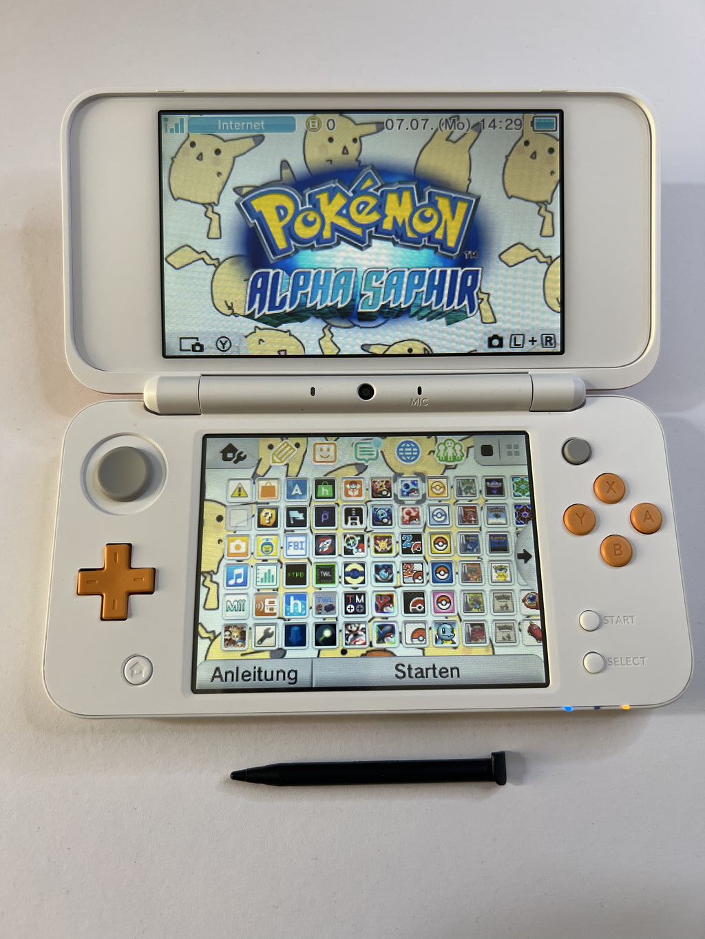 Nintendo New 2DS XL Konsole in weiß orange mit 128GB, Pokemon Bank, Poke Mover & vielen Extras