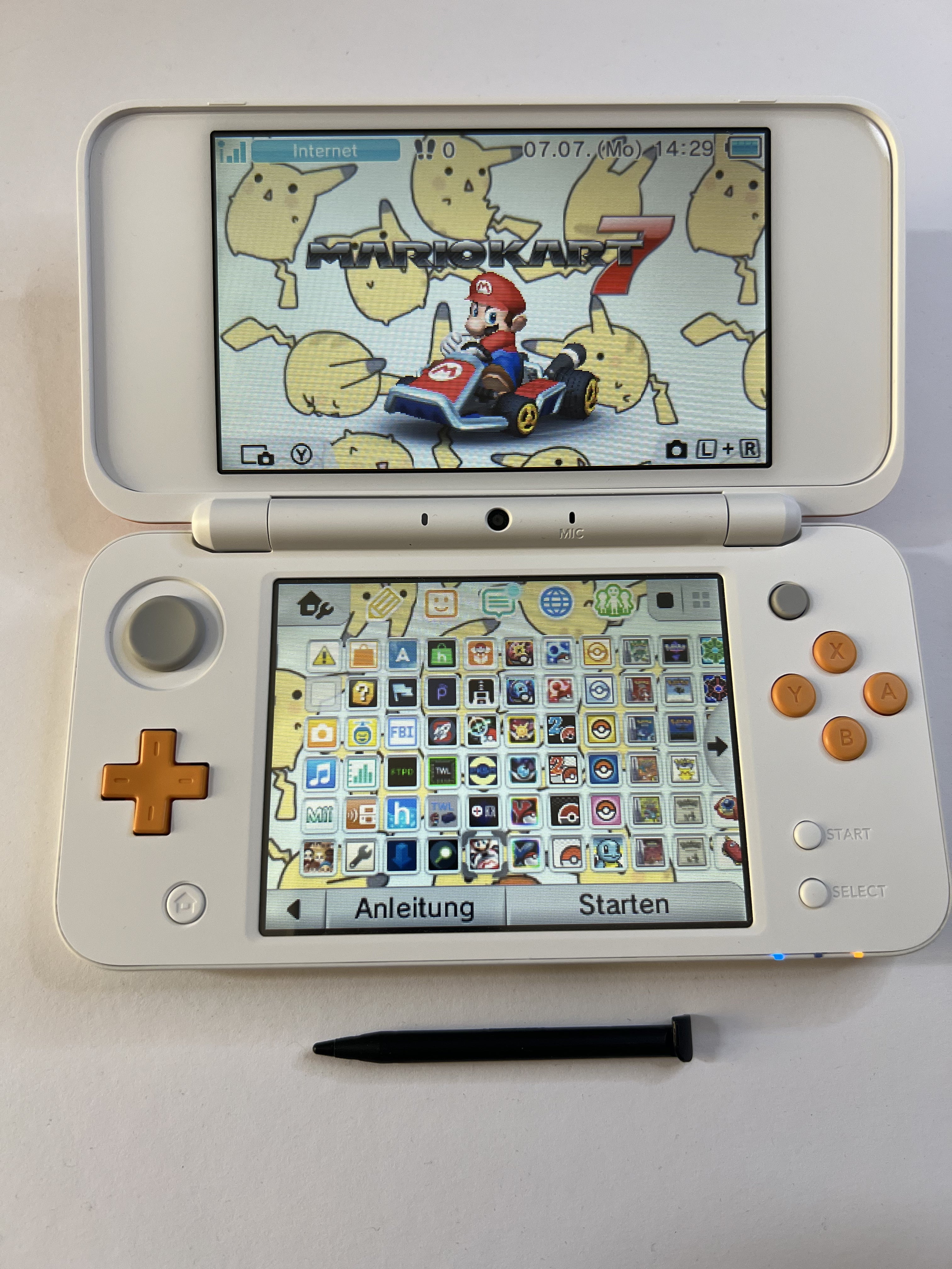 Nintendo New 2DS XL Konsole in weiß orange mit 128GB, Pokemon Bank, Poke Mover & vielen Extras