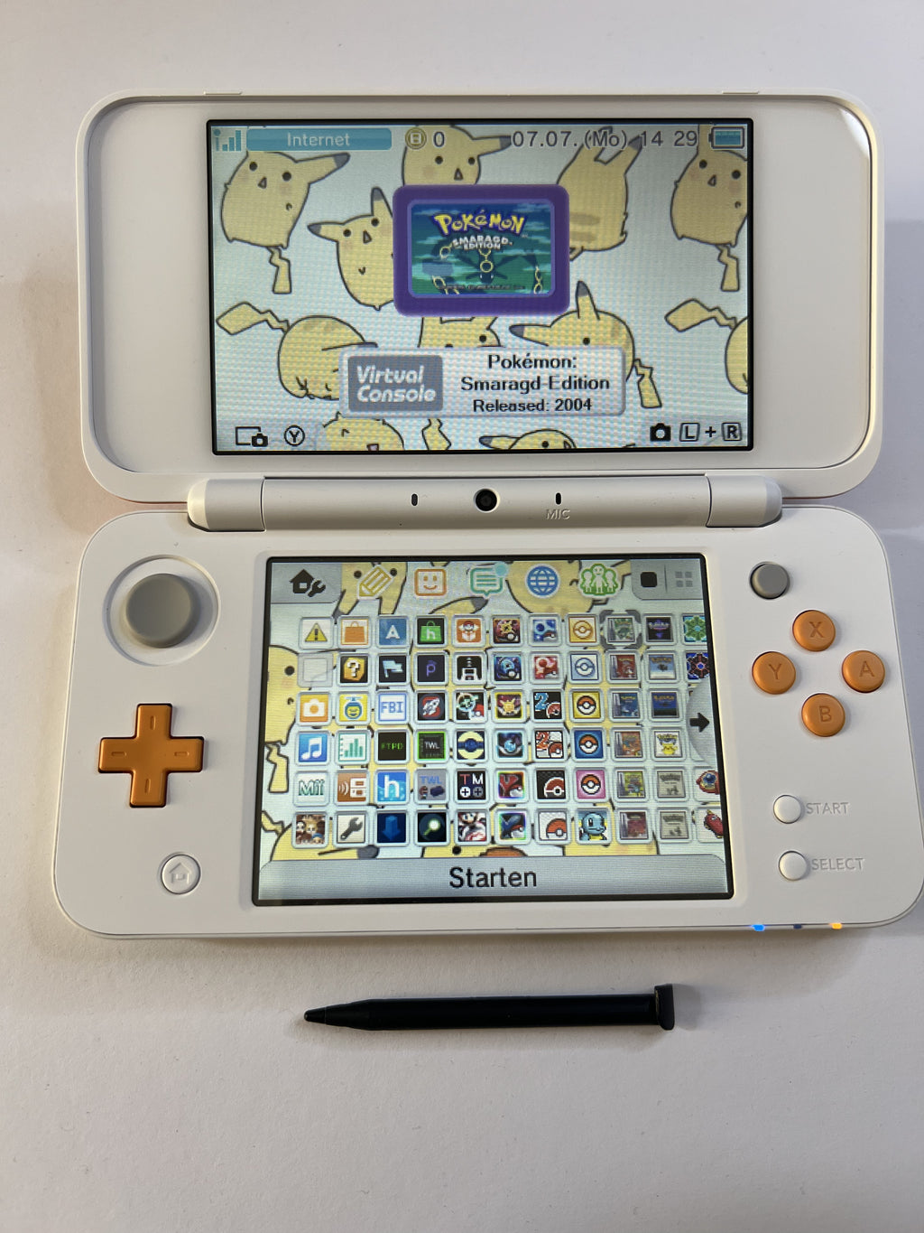 Nintendo New 2DS XL Konsole in weiß orange mit 128GB, Pokemon Bank, Poke Mover & vielen Extras