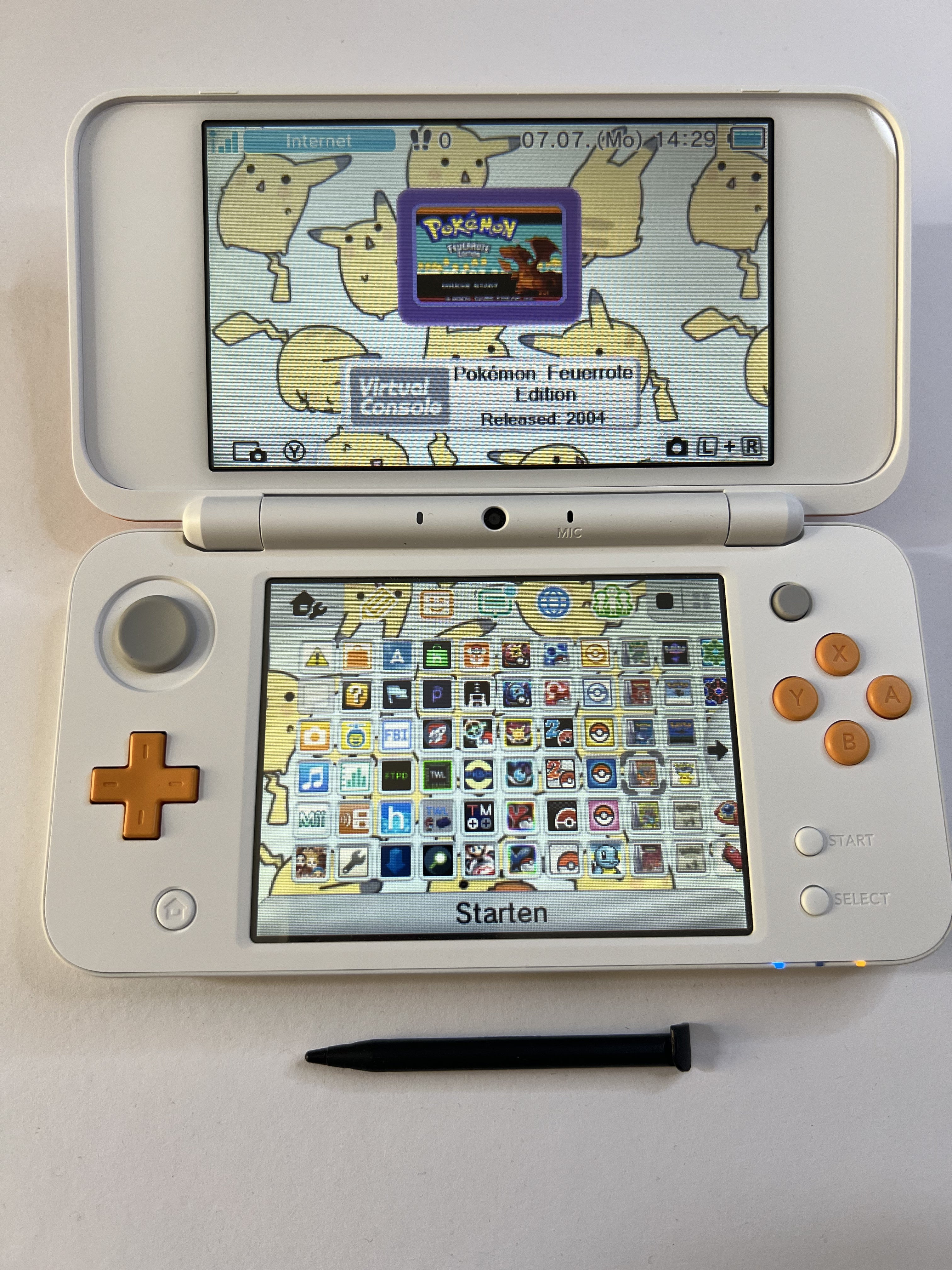 Nintendo New 2DS XL Konsole in weiß orange mit 128GB, Pokemon Bank, Poke Mover & vielen Extras