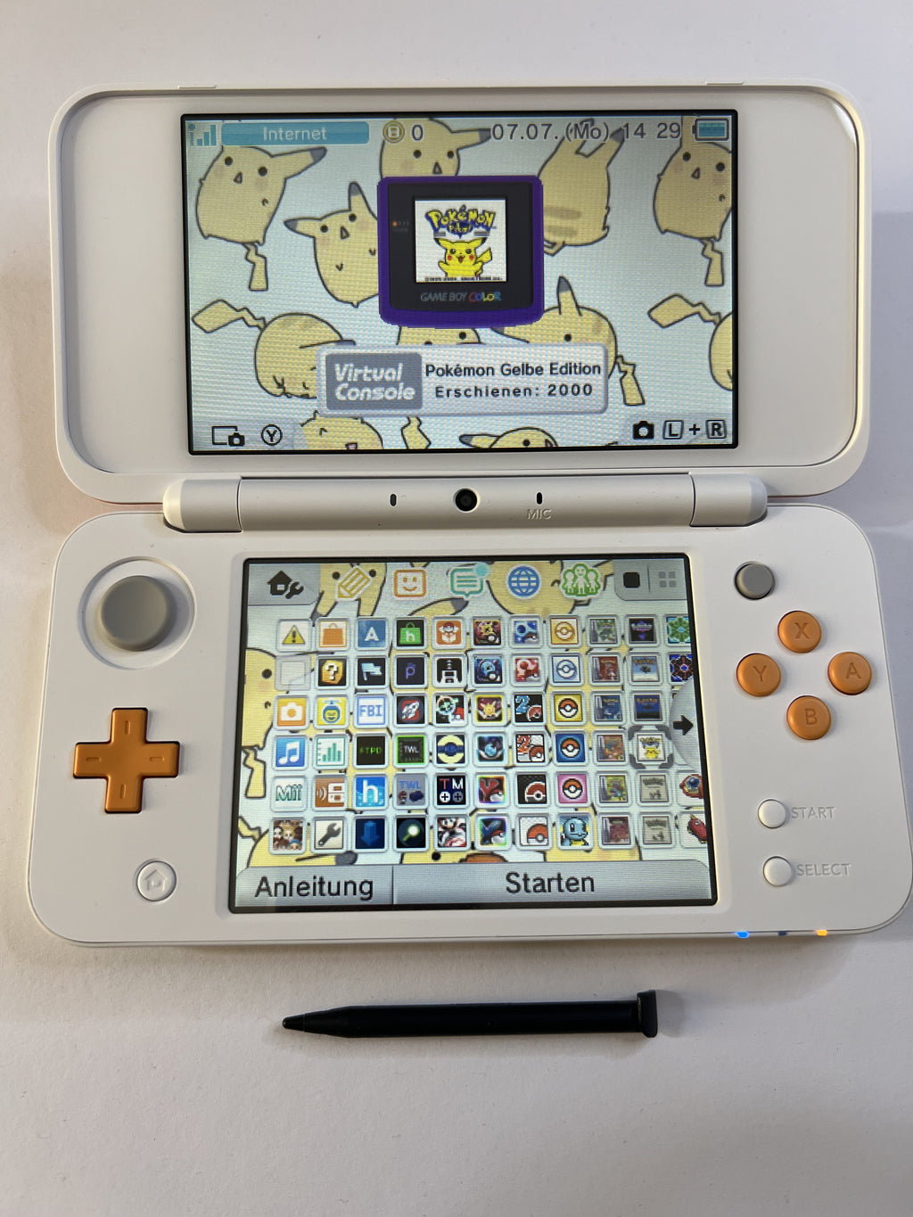 Nintendo New 2DS XL Konsole in weiß orange mit 128GB, Pokemon Bank, Poke Mover & vielen Extras