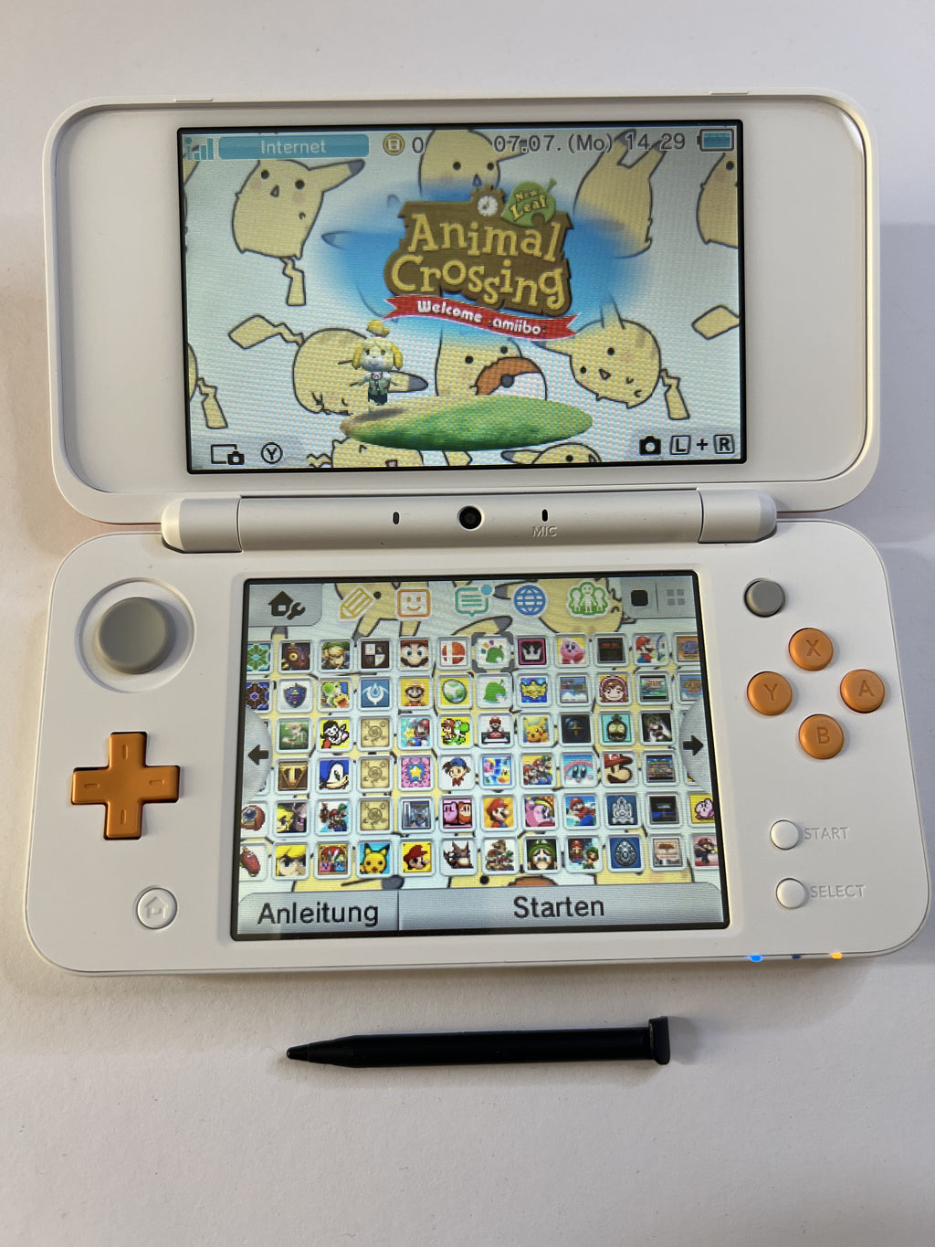 Nintendo New 2DS XL Konsole in weiß orange mit 128GB, Pokemon Bank, Poke Mover & vielen Extras
