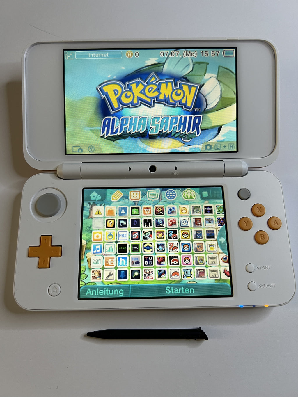 Nintendo New 2DS XL Konsole in weiß orange mit 128GB, Pokemon Bank, Poke Mover & vielen Extras