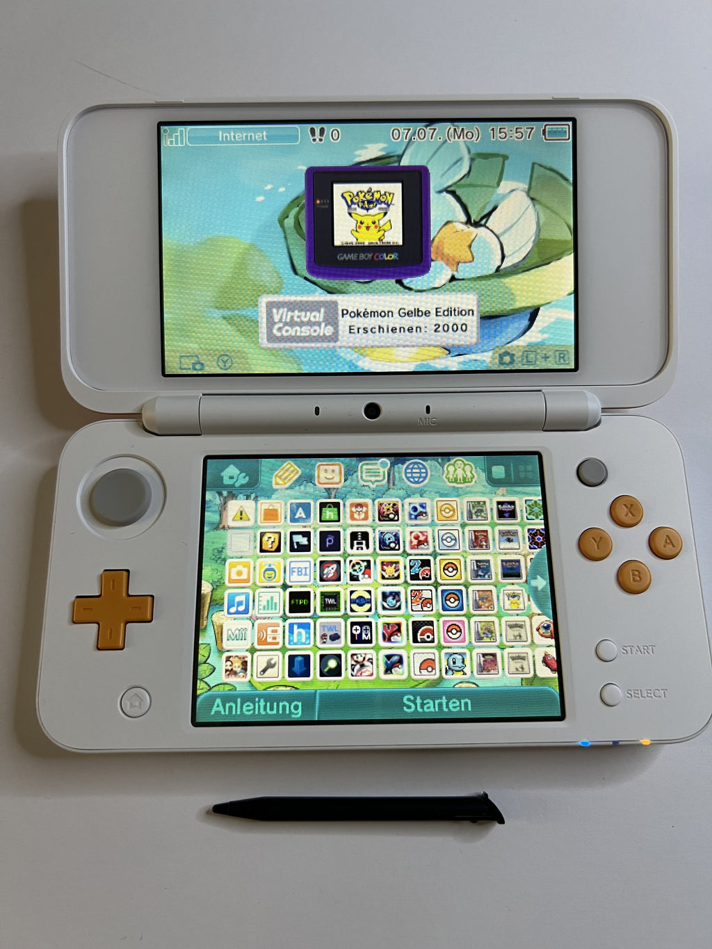 Nintendo New 2DS XL Konsole in weiß orange mit 128GB, Pokemon Bank, Poke Mover & vielen Extras