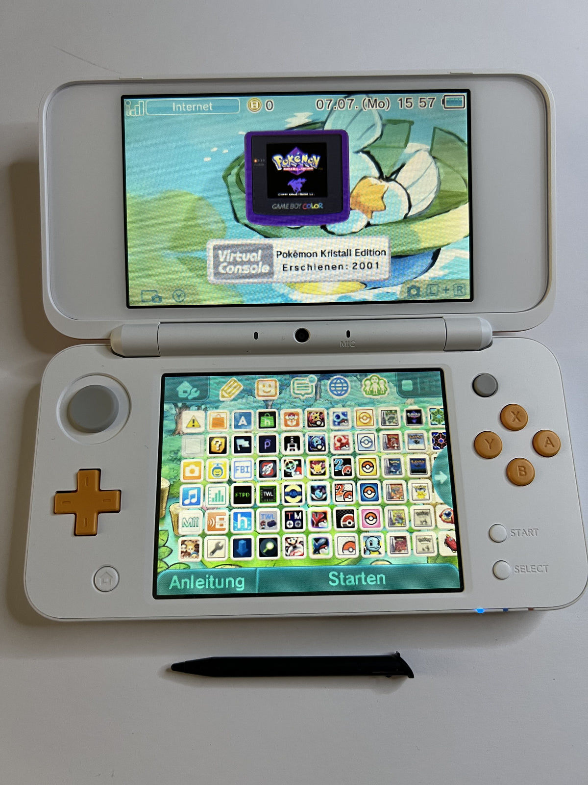 Nintendo New 2DS XL Konsole in weiß orange mit 128GB, Pokemon Bank, Poke Mover & vielen Extras