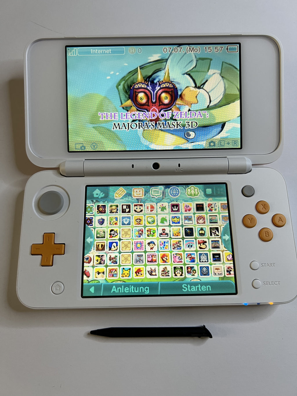 Nintendo New 2DS XL Konsole in weiß orange mit 128GB, Pokemon Bank, Poke Mover & vielen Extras