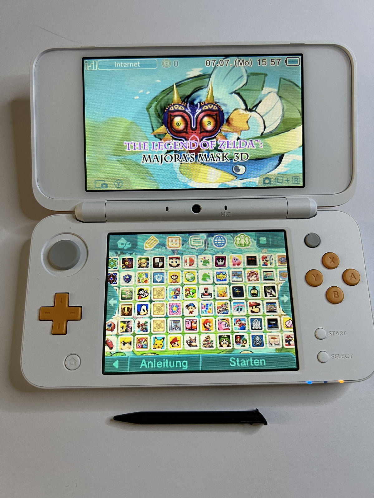 Nintendo New 2DS XL Konsole in weiß orange mit 128GB, Pokemon Bank, Poke Mover & vielen Extras