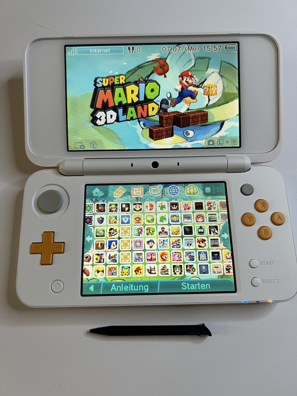 Nintendo New 2DS XL Konsole in weiß orange mit 128GB, Pokemon Bank, Poke Mover & vielen Extras