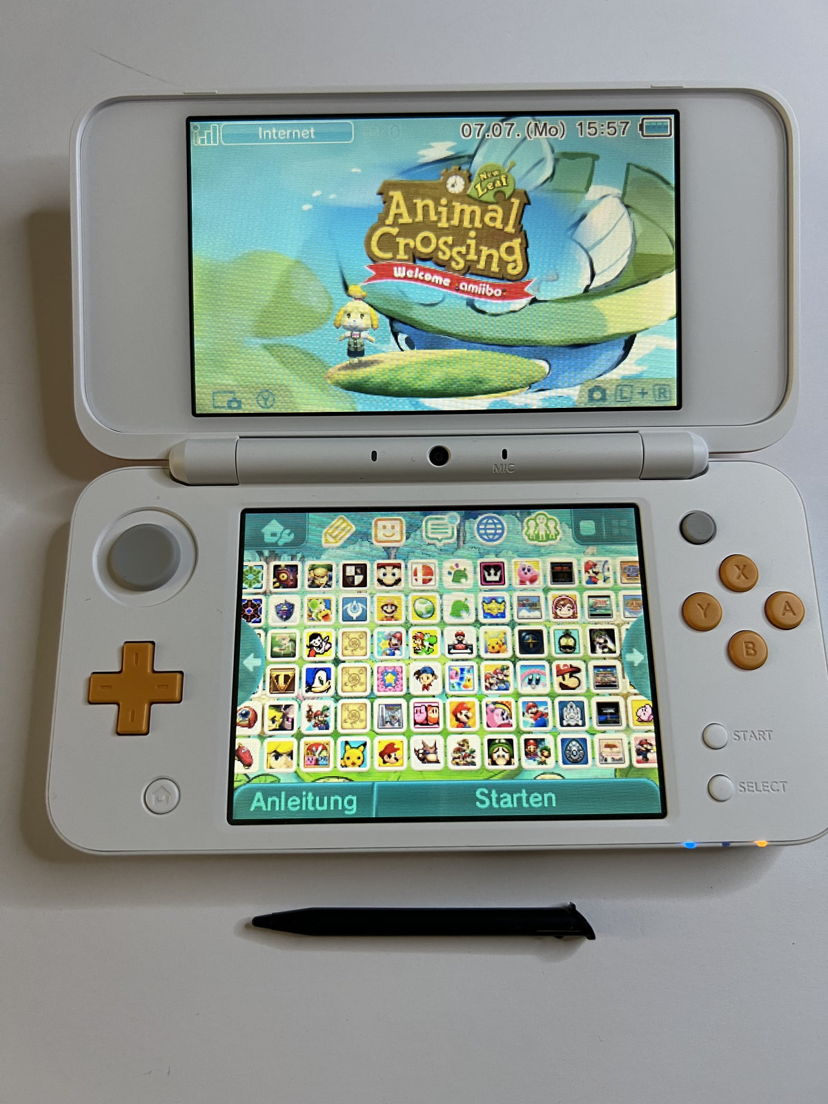 Nintendo New 2DS XL Konsole in weiß orange mit 128GB, Pokemon Bank, Poke Mover & vielen Extras