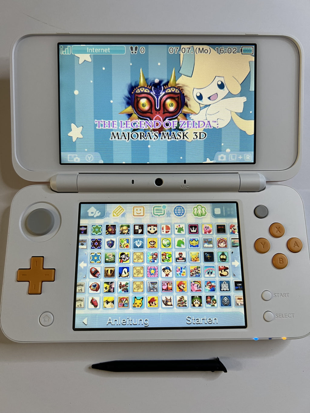 Nintendo New 2DS XL Konsole in weiß orange in OVP mit 128GB, Pokemon Bank, Poke Mover & vielen Extras