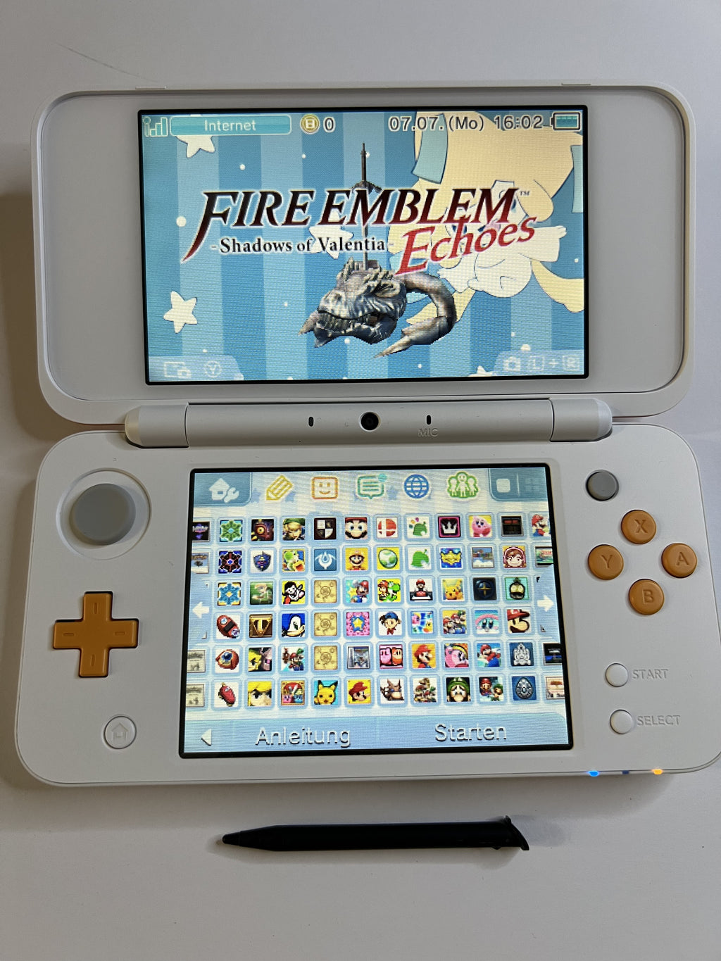 Nintendo New 2DS XL Konsole in weiß orange in OVP mit 128GB, Pokemon Bank, Poke Mover & vielen Extras