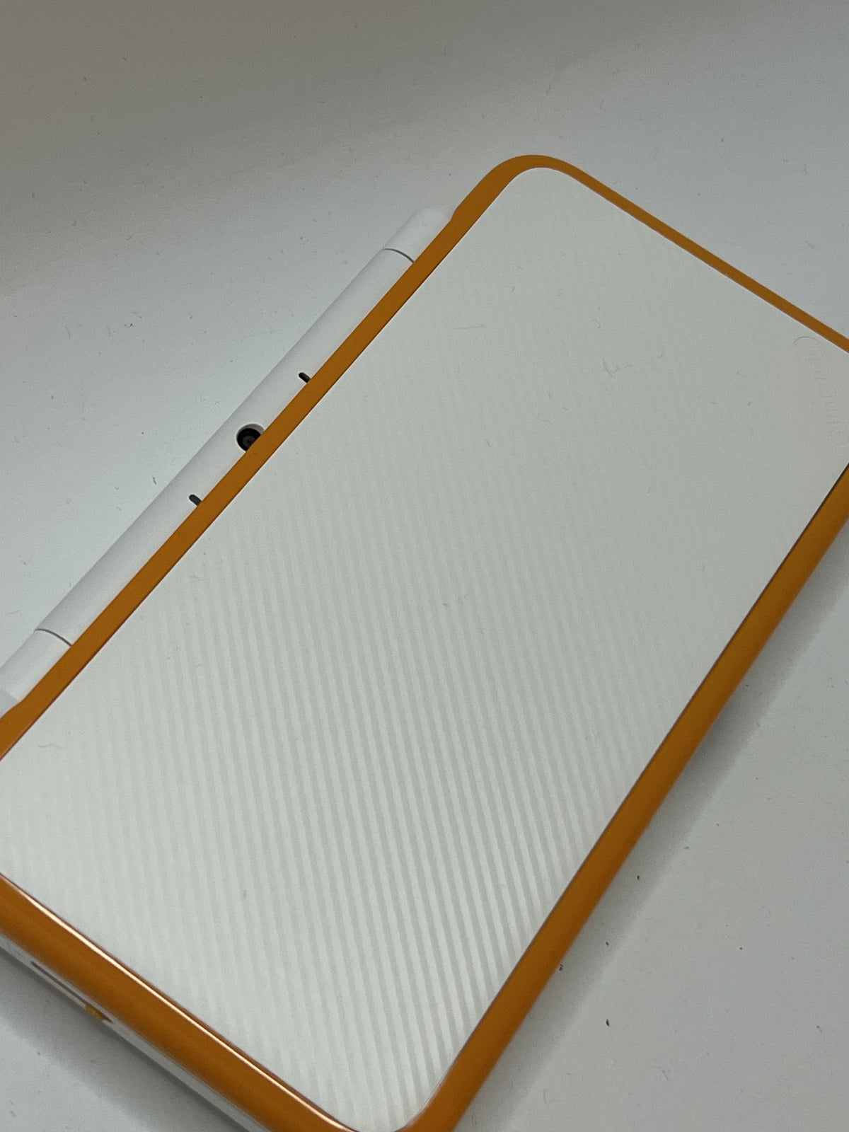 Nintendo New 2DS XL Konsole in weiß orange mit 128GB, Pokemon Bank, Poke Mover & vielen Extras