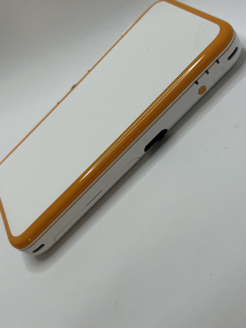 Nintendo New 2DS XL Konsole in weiß orange mit 128GB, Pokemon Bank, Poke Mover & vielen Extras